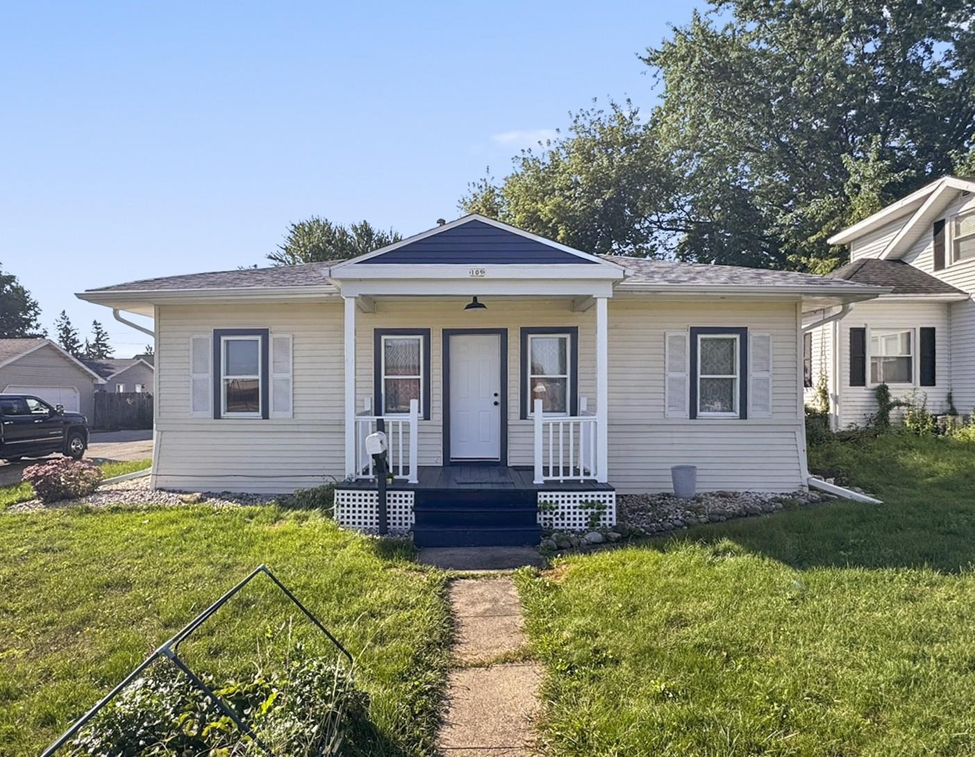 109 E 1ST Street property preview photograph