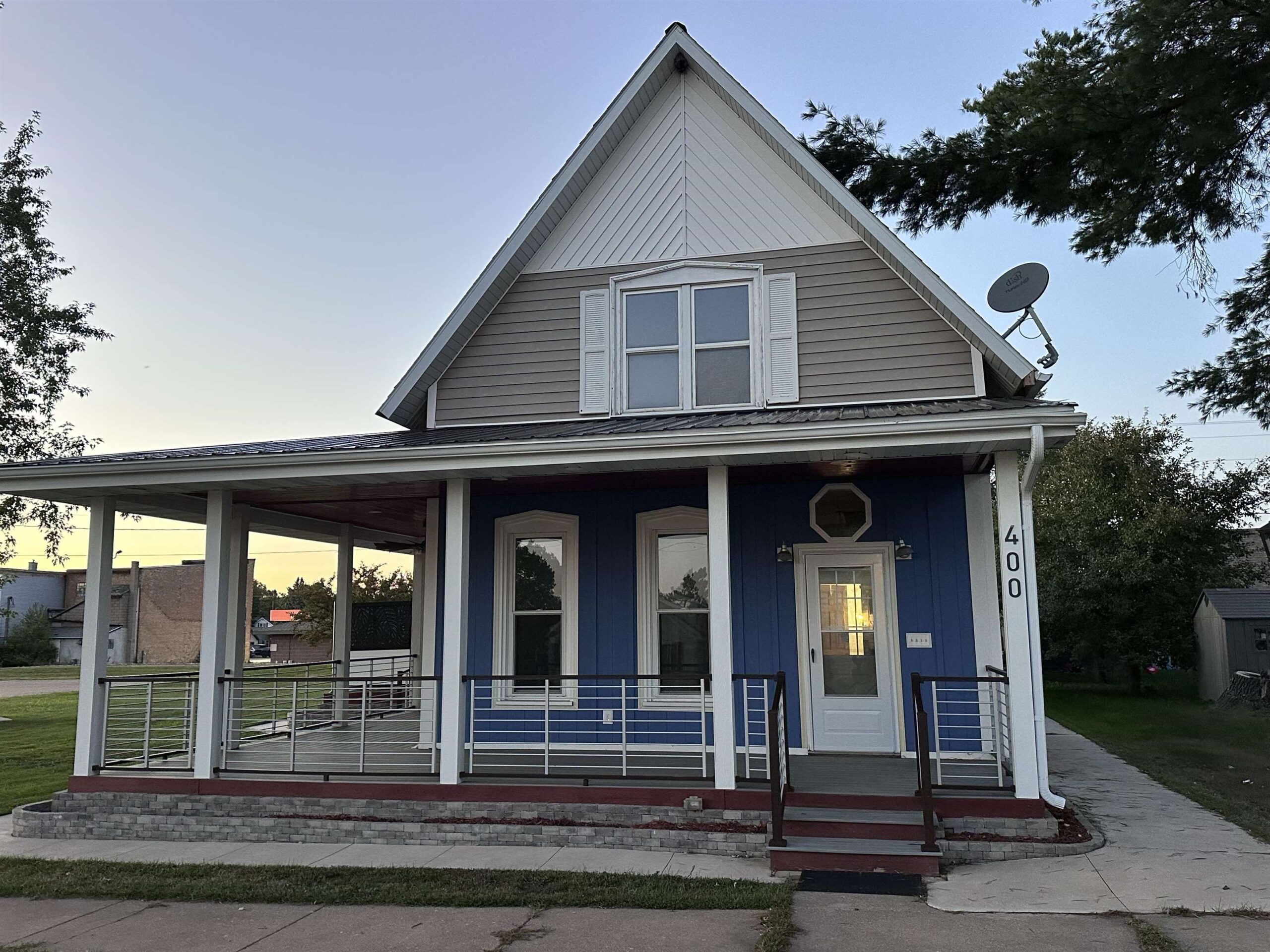 400 LAKE Avenue property preview photograph