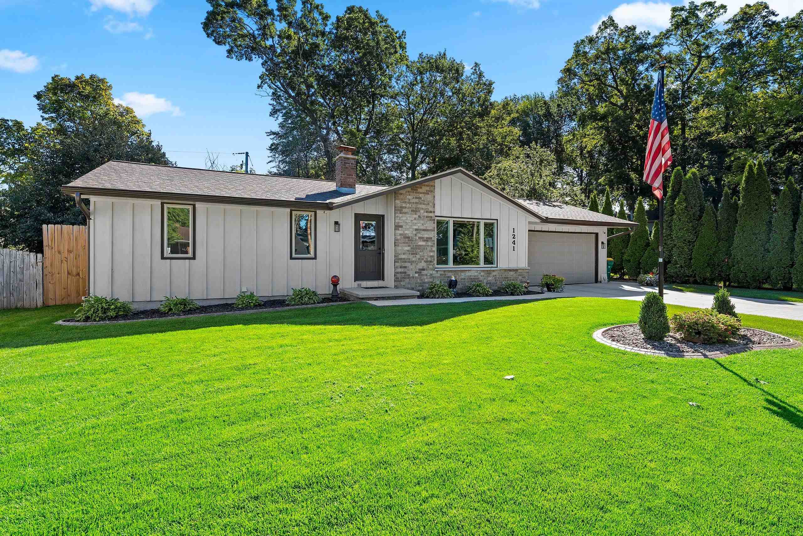 1241 DELRAY Drive property preview photograph