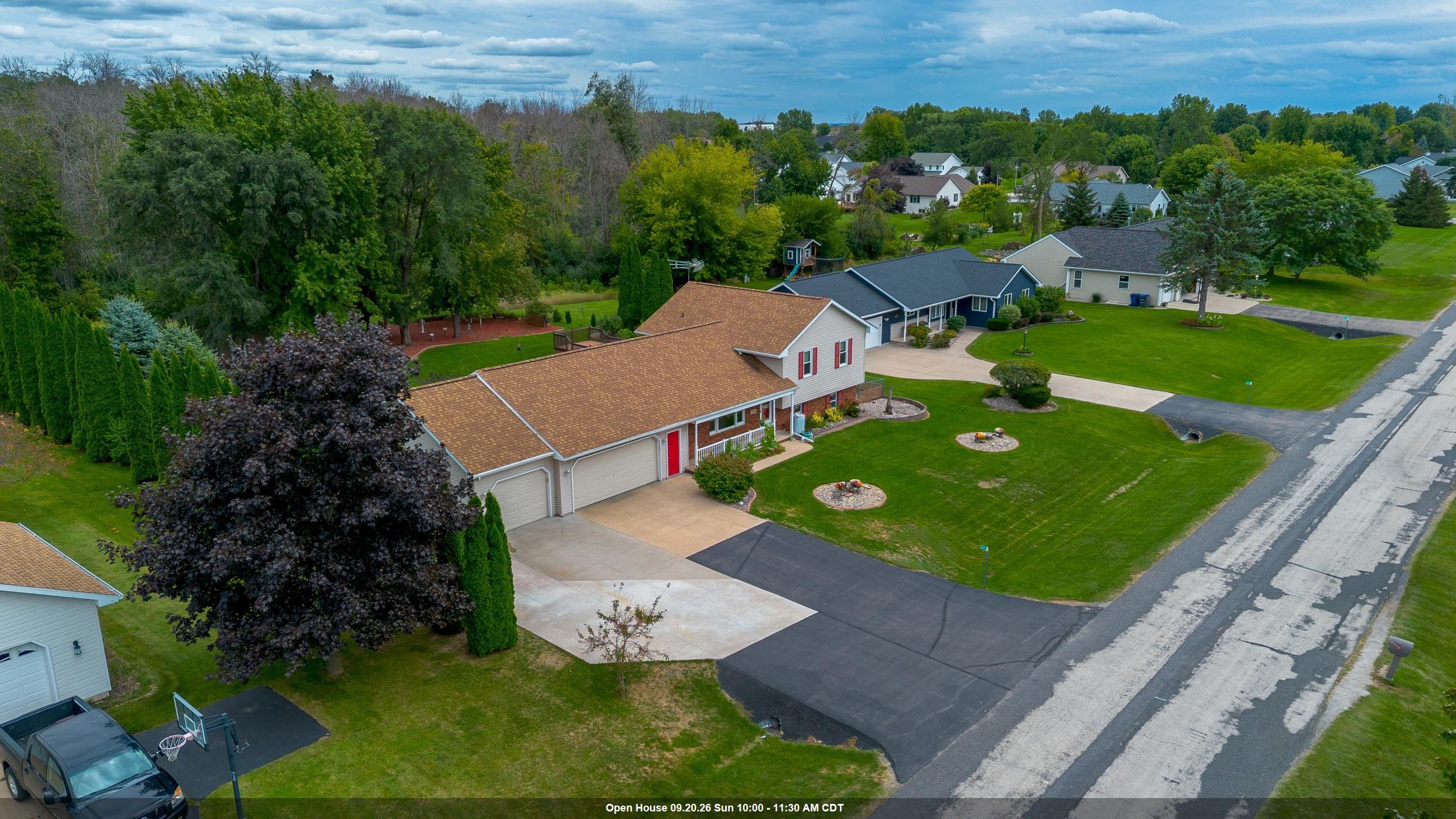 N1576 EVENING STAR Drive property preview photograph