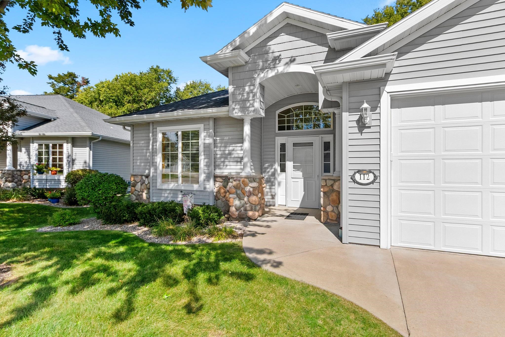 112 REGENT Place property preview photograph