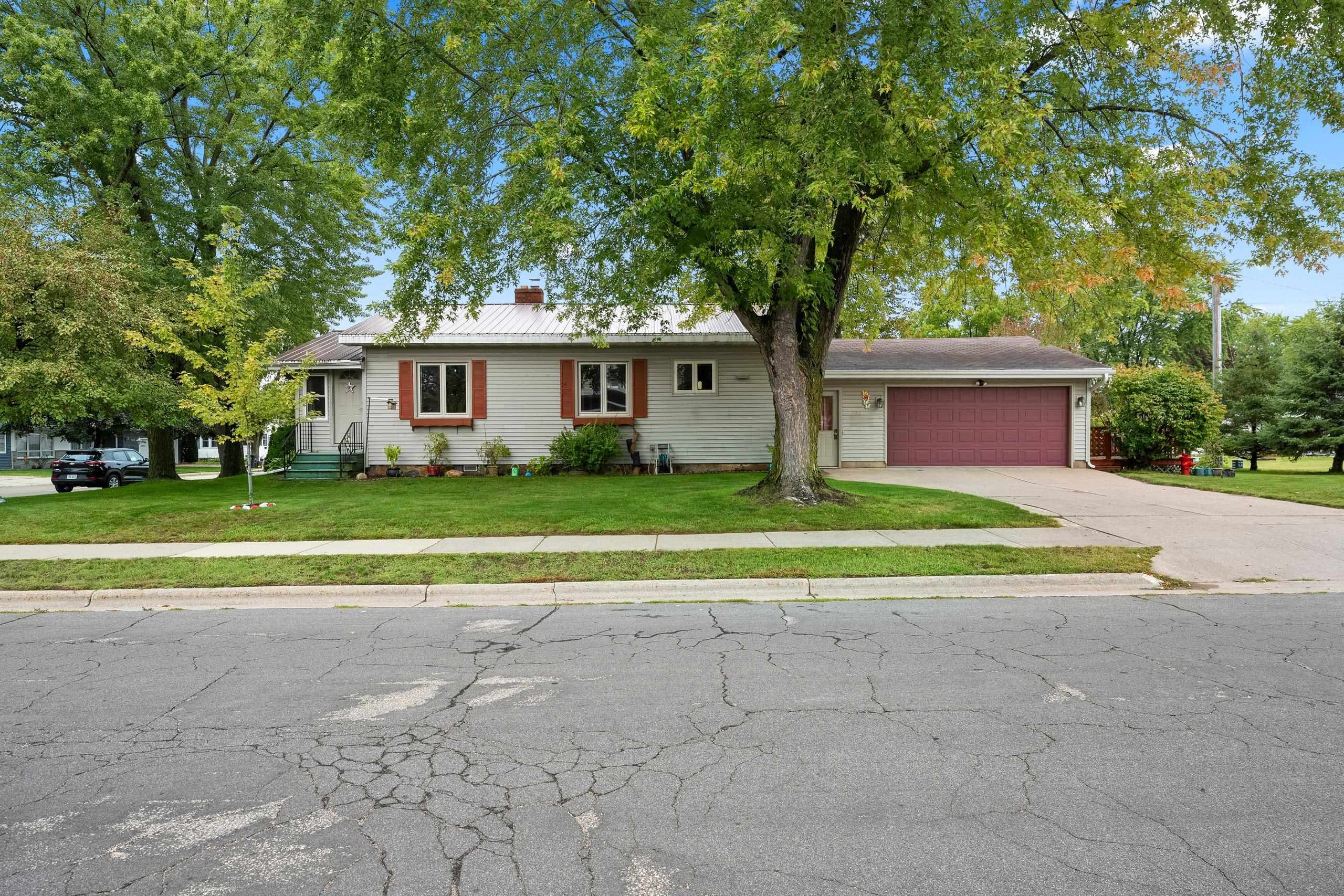 705 E LIEG Avenue property preview photograph