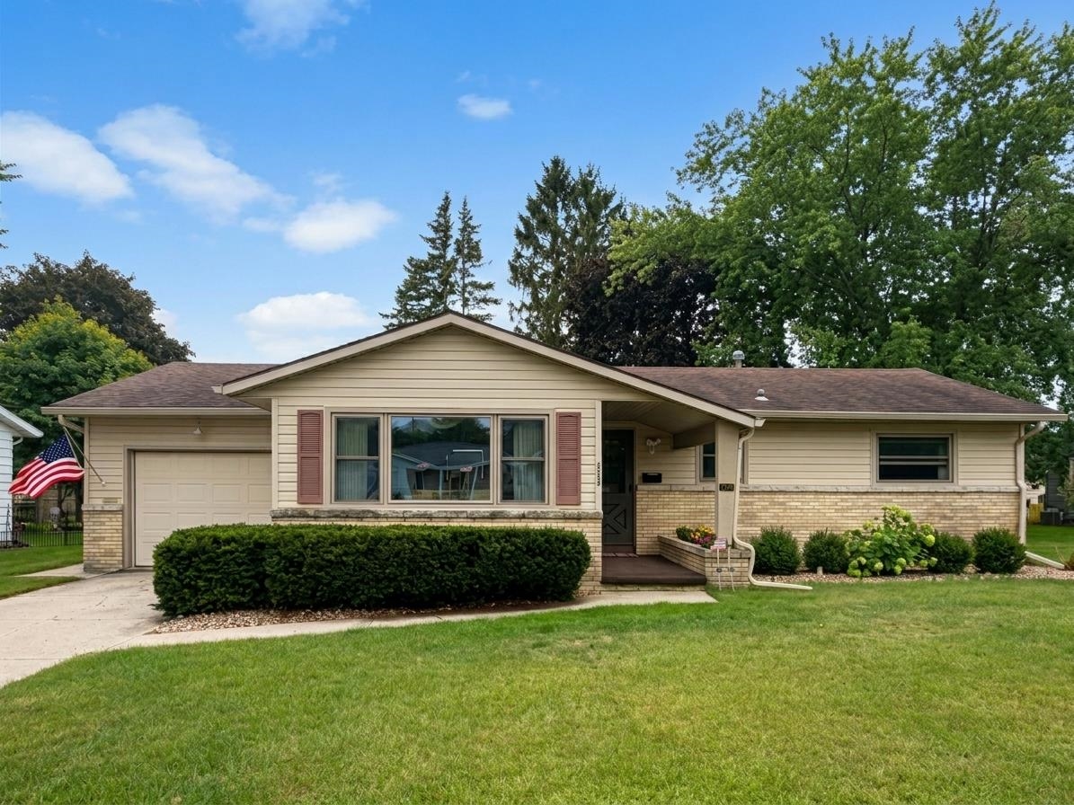 2529 38TH Street property preview photograph