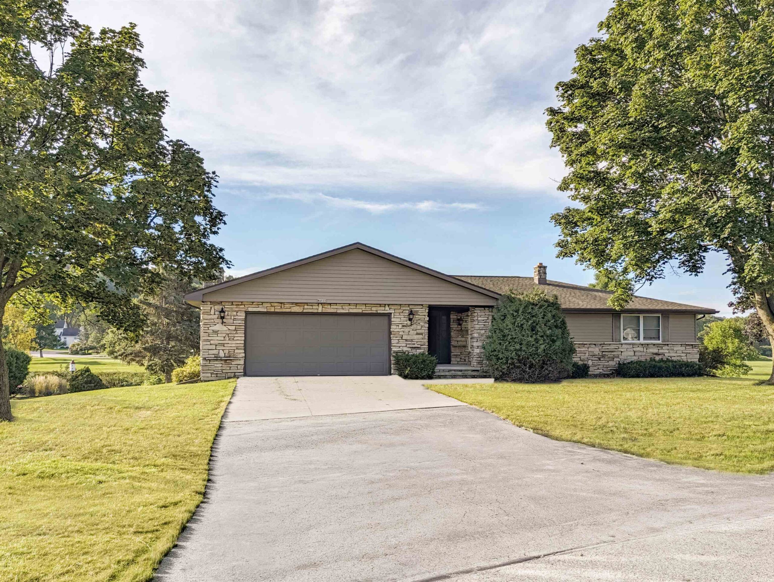 W4935 SUNSET LAKE Court property preview photograph