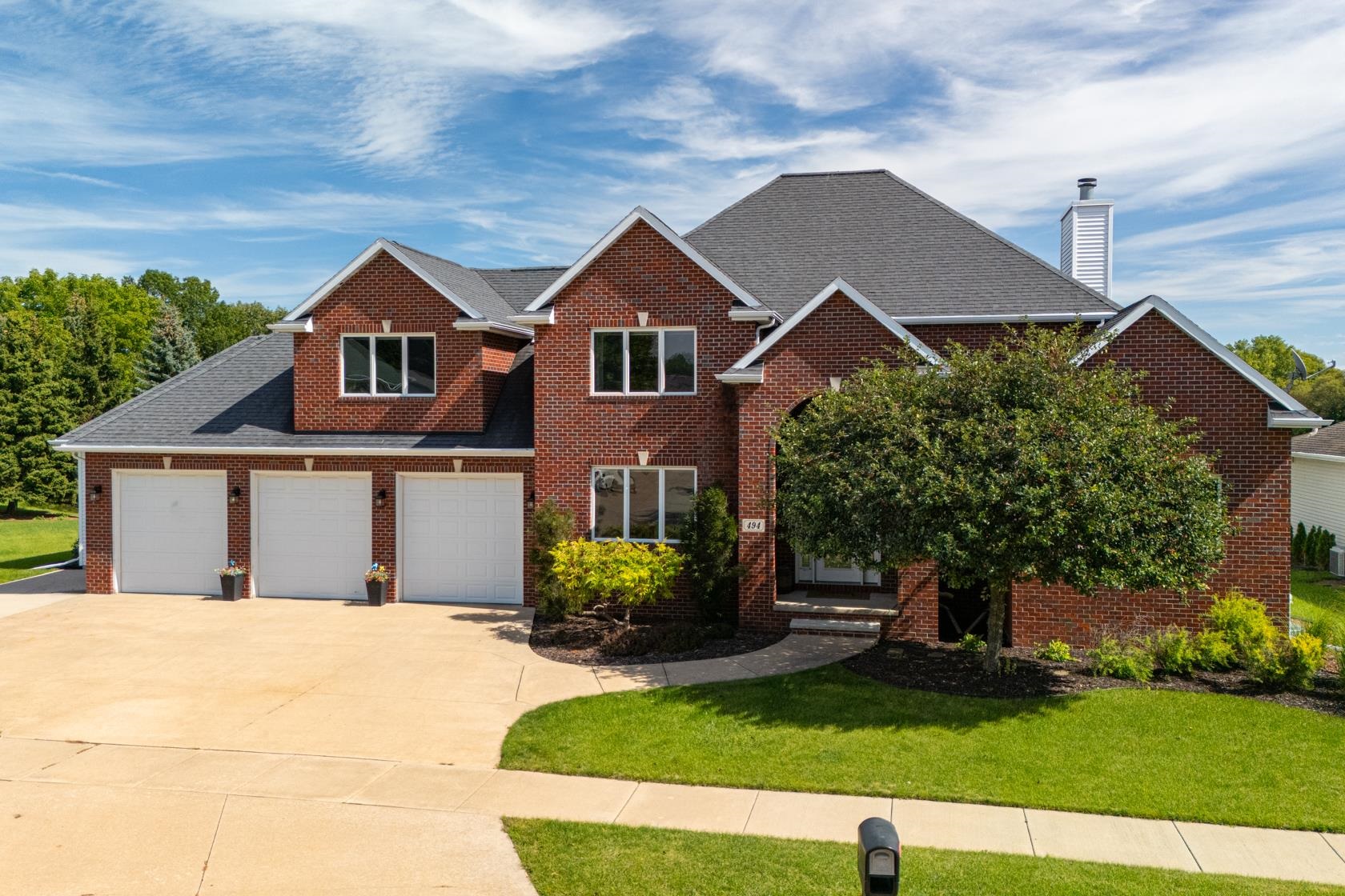494 WINDINGBROOK Drive property preview photograph