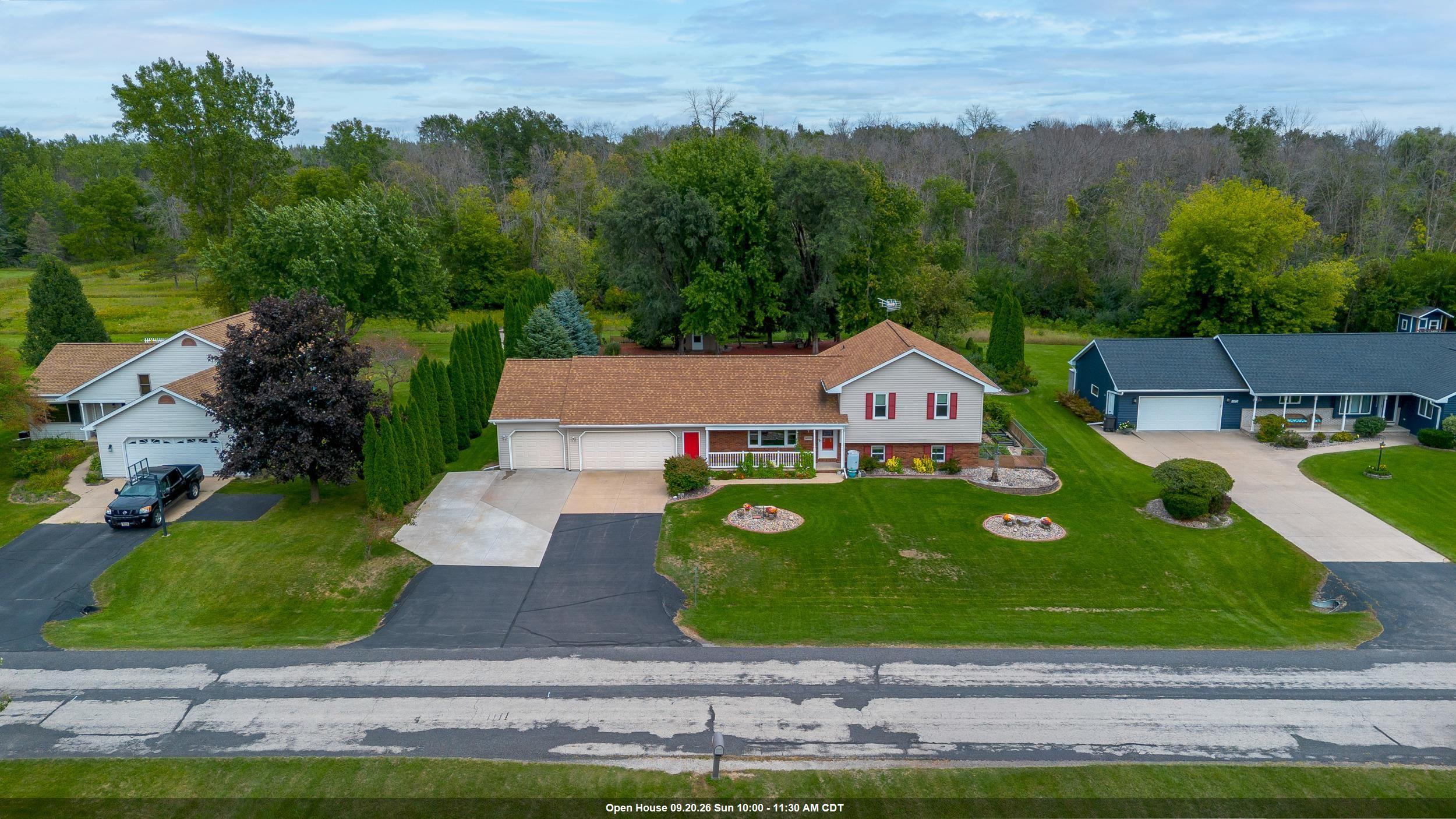 N1576 EVENING STAR Drive property preview photograph