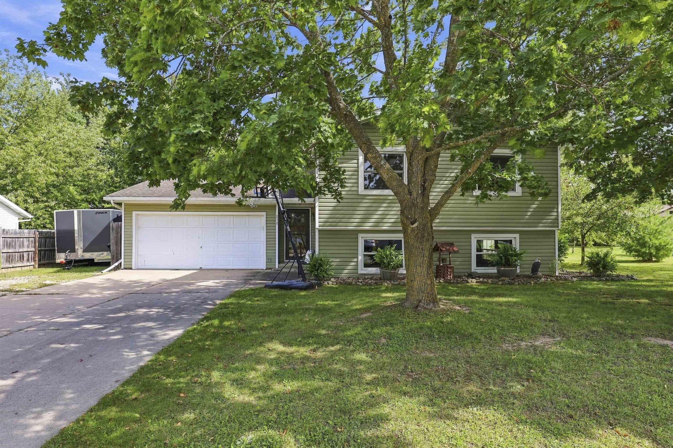510 S MAPLE Street property preview photograph