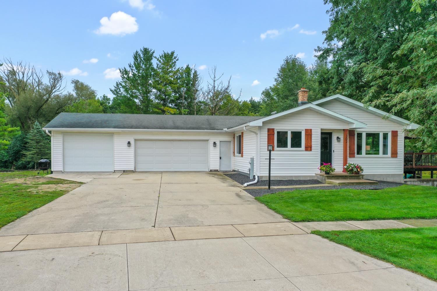 302 HILL Road property preview photograph