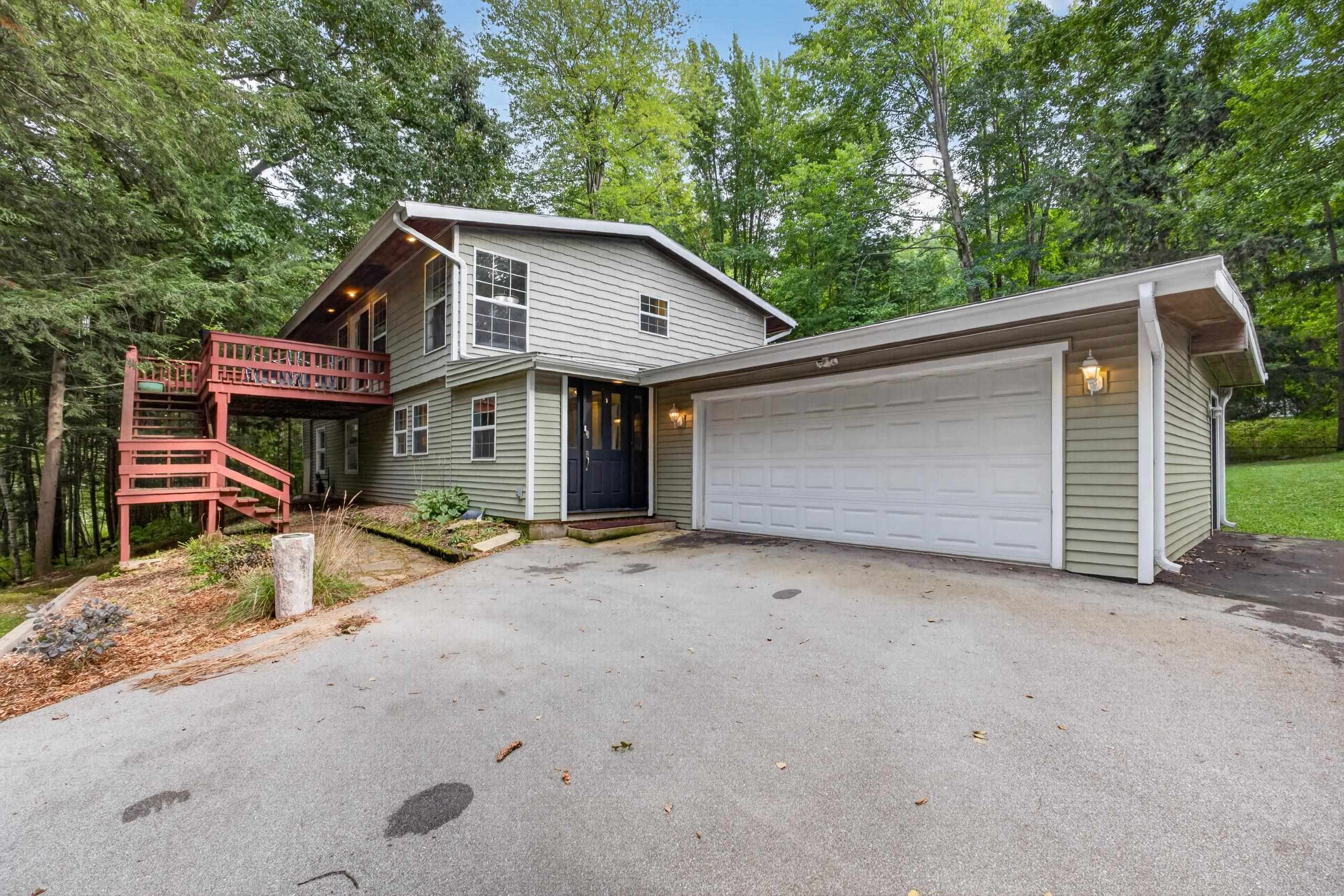 706 MELANIE Lane property preview photograph