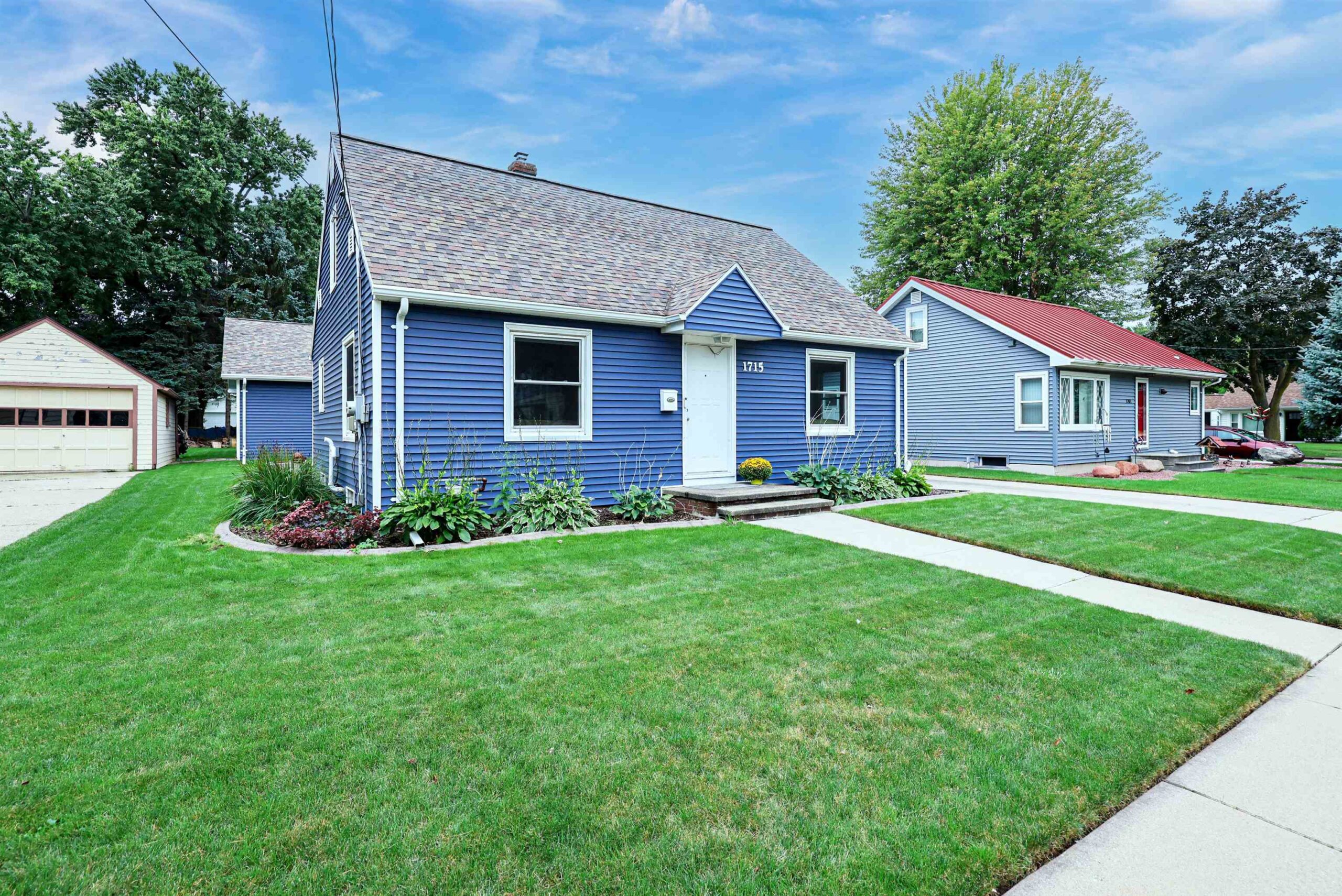 1715 E COLLEGE Avenue property preview photograph