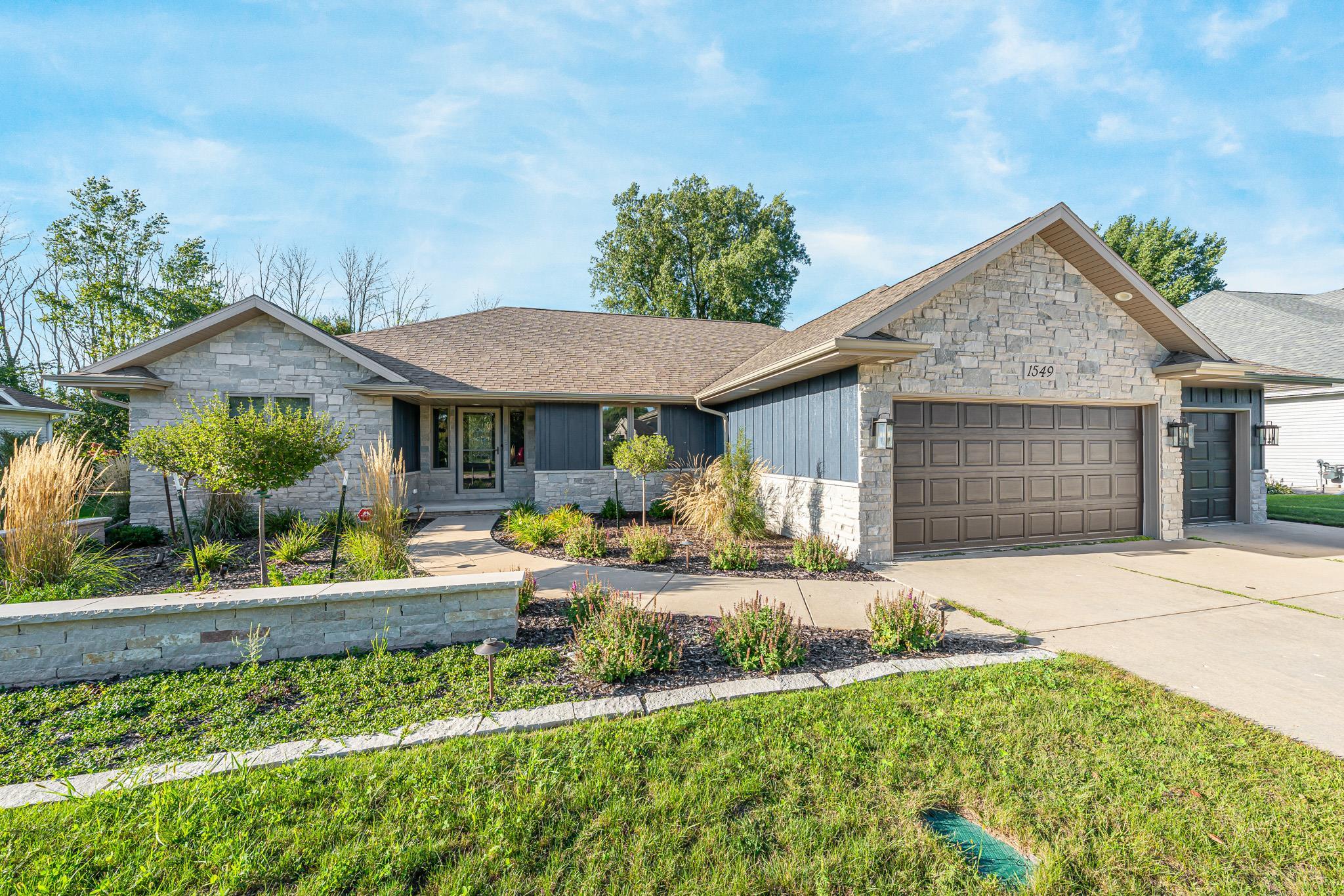 1549 BELLE PLANE Circle property preview photograph