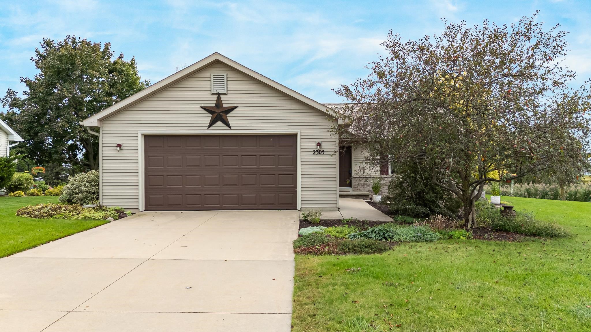 2305 HEARTHSTONE Drive property preview photograph