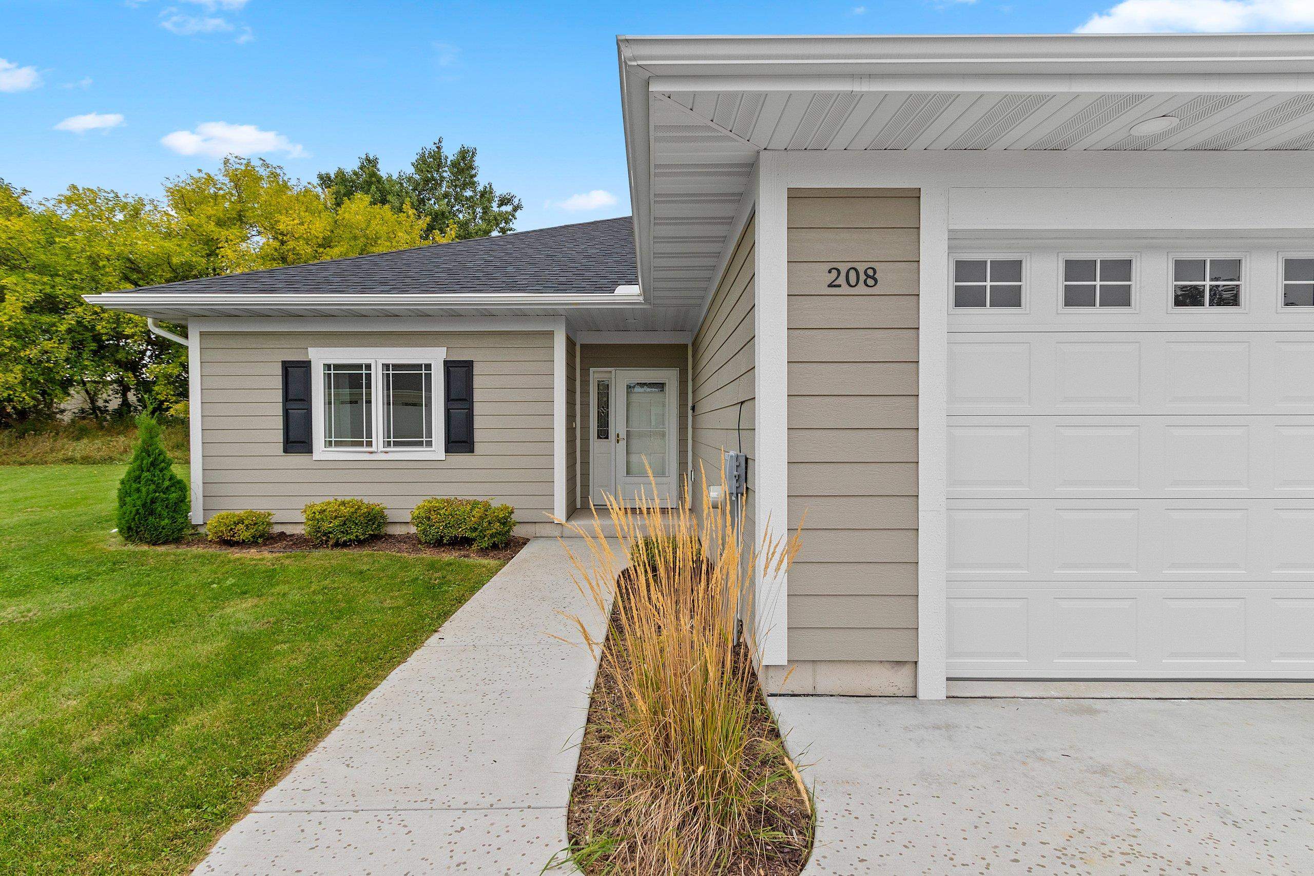 208 MALLARD Way property preview photograph