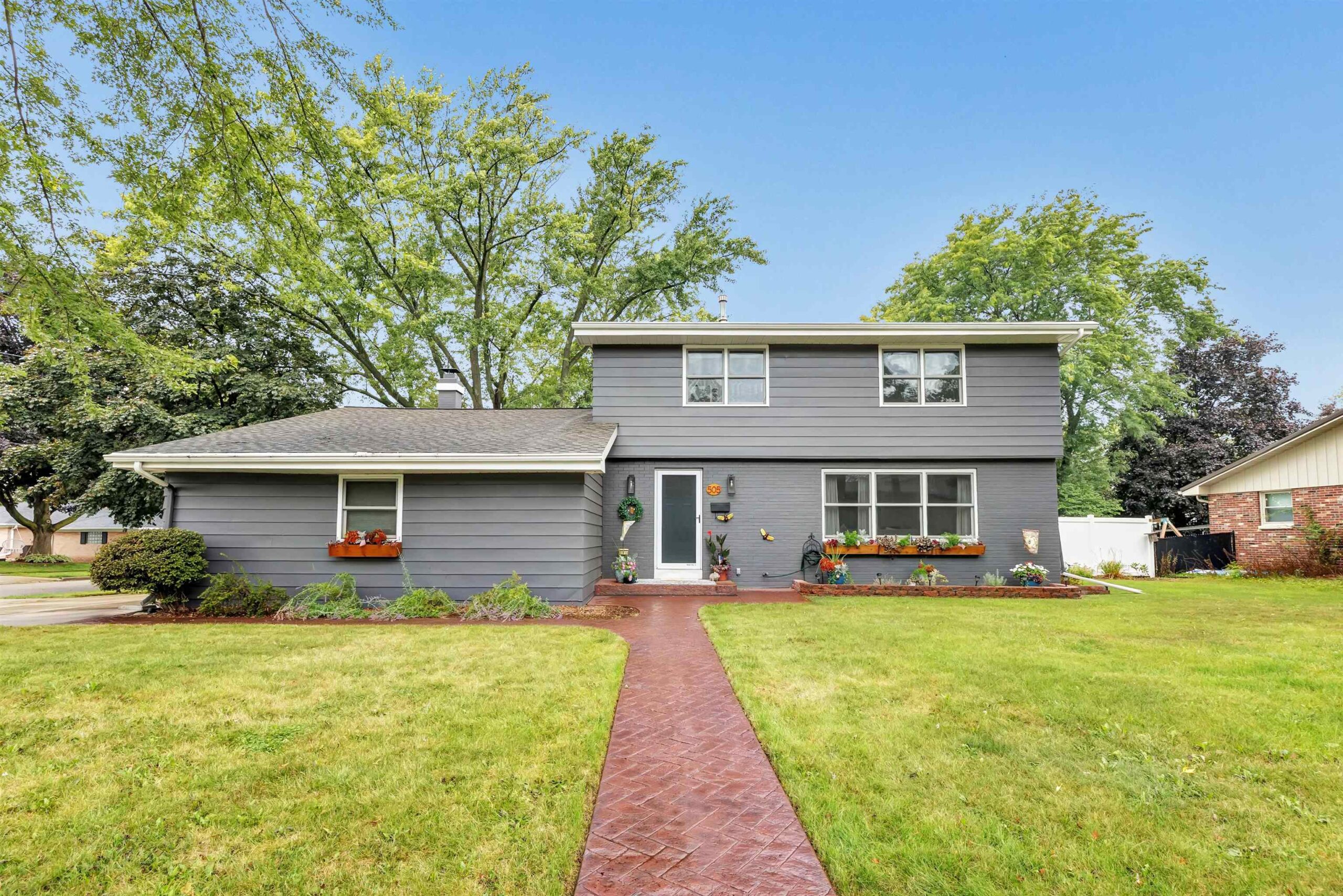 505 WAUBAUNUQUA Trail property preview photograph