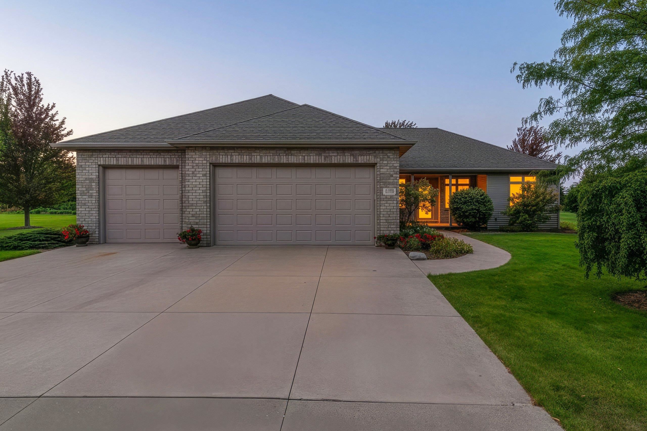 442 WINDMILL Drive property preview photograph