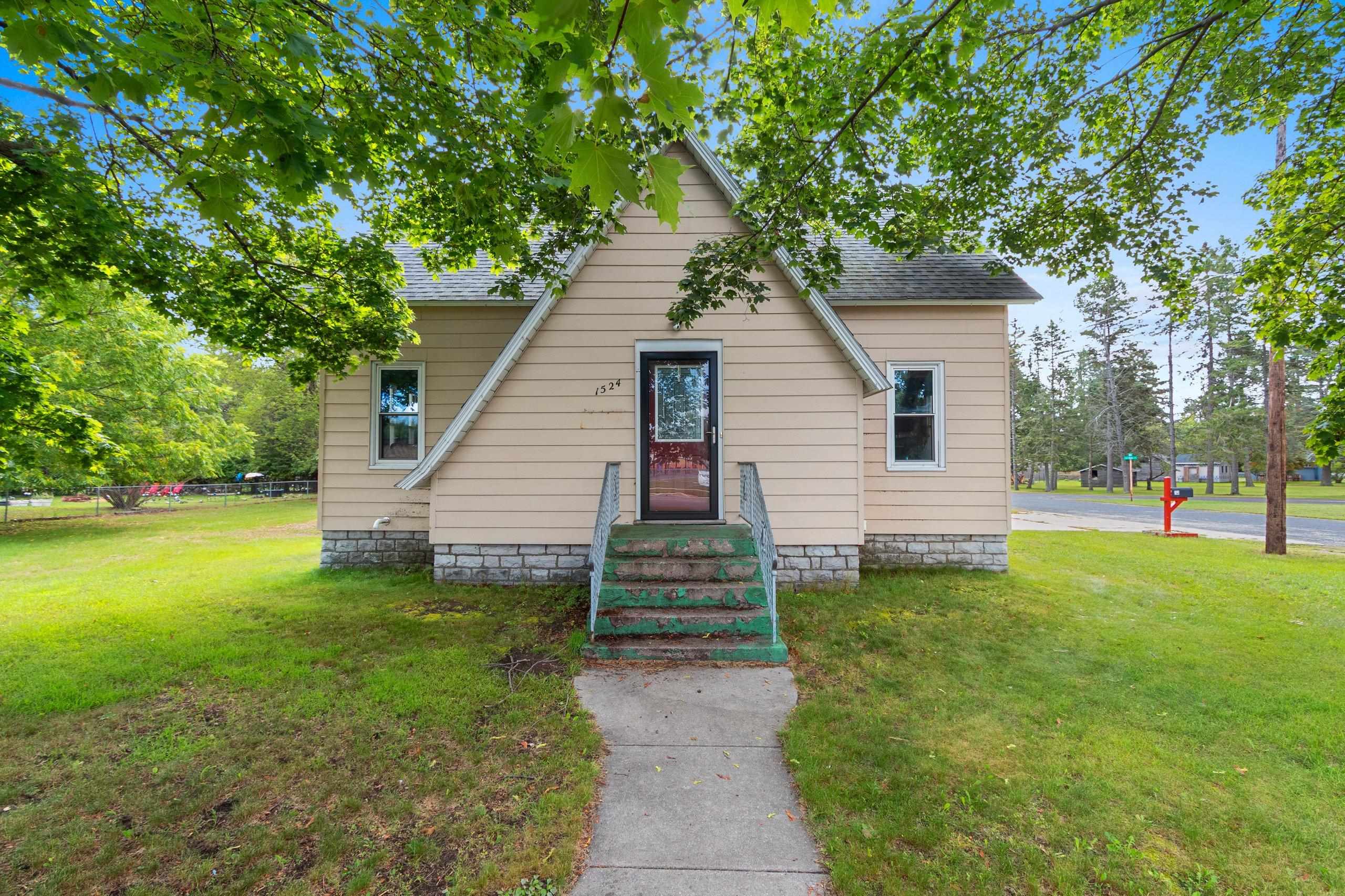 1524 6TH Street property preview photograph