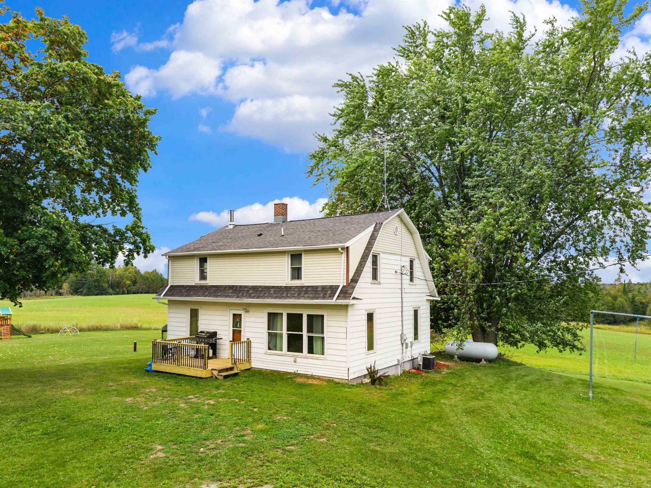 N9063 CHARTRE Road property preview photograph