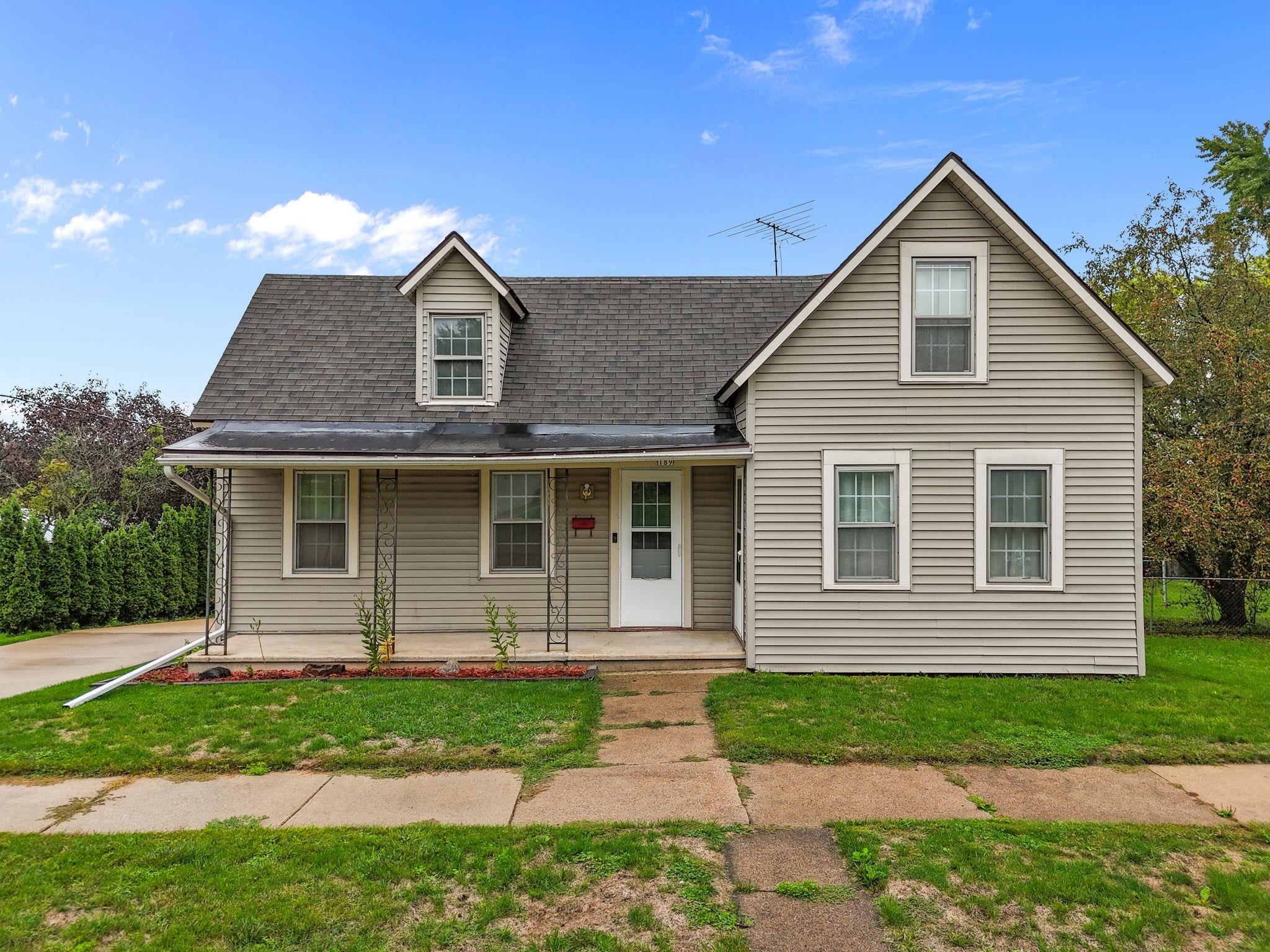 189 E BERLIN Street property preview photograph