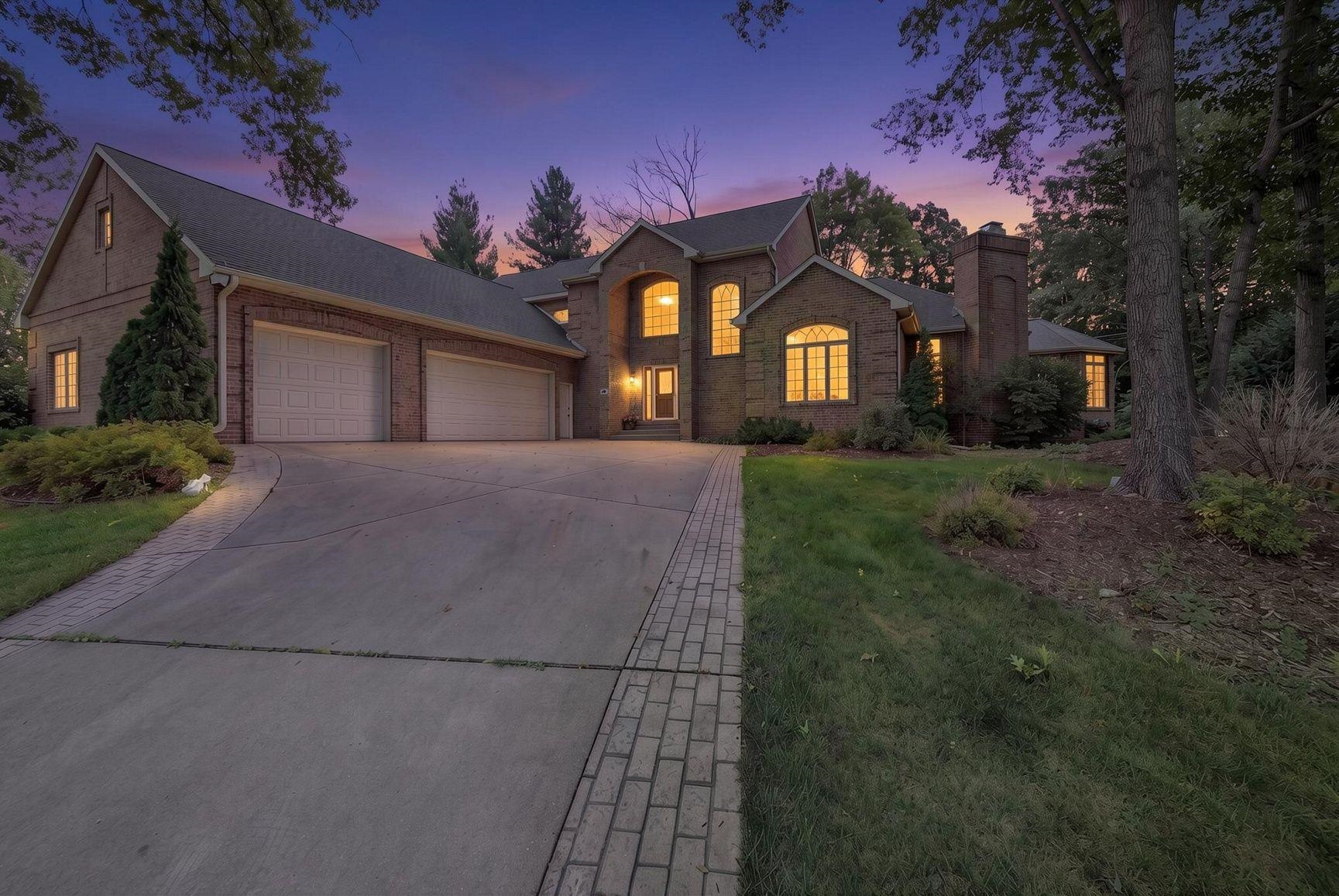 1935 E TELEMARK Circle property preview photograph