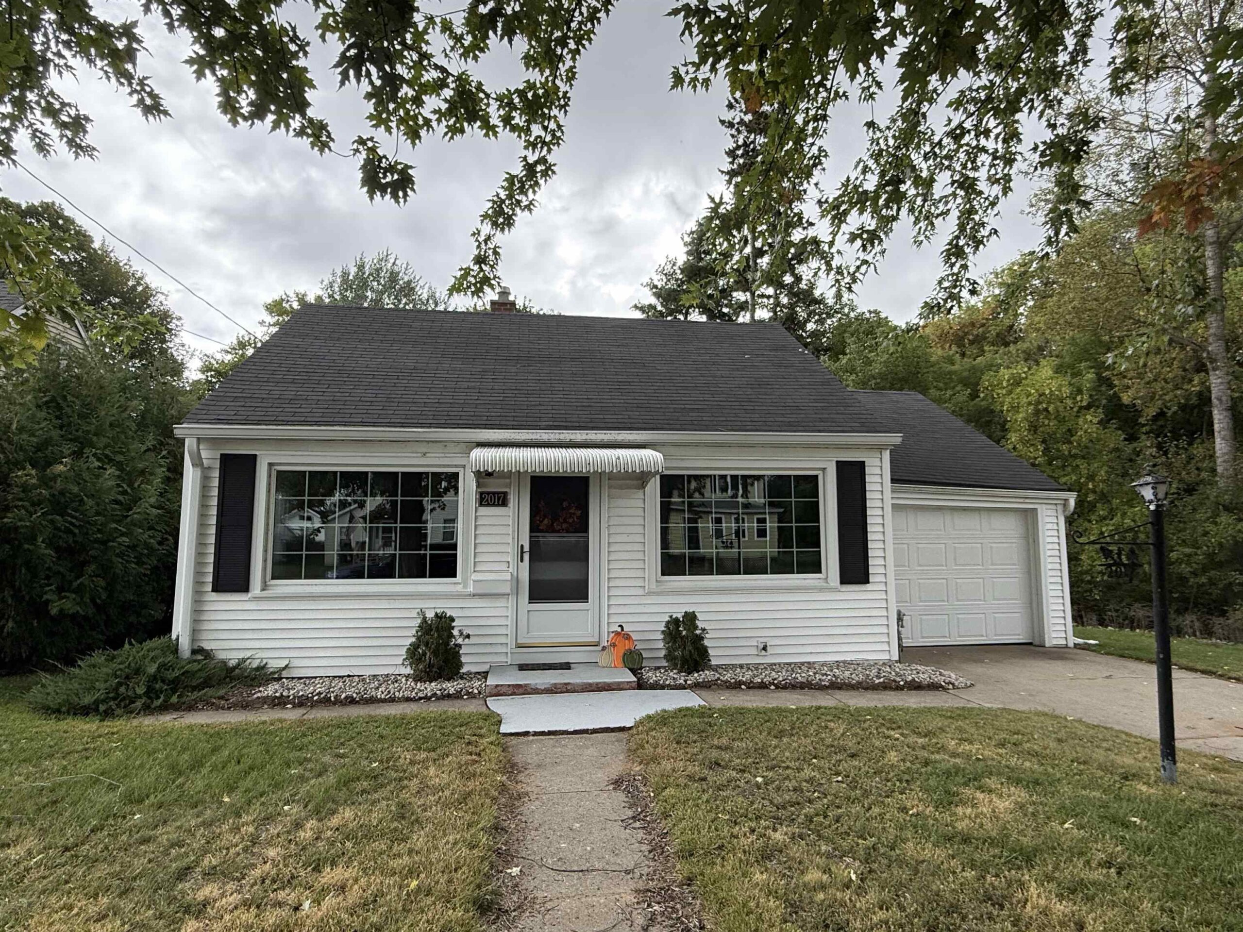 2017 10TH Avenue property preview photograph