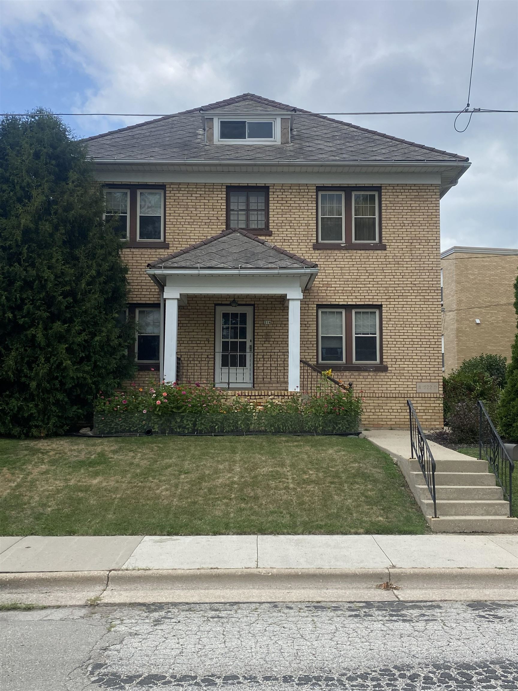 214 JACKSON Street property preview photograph