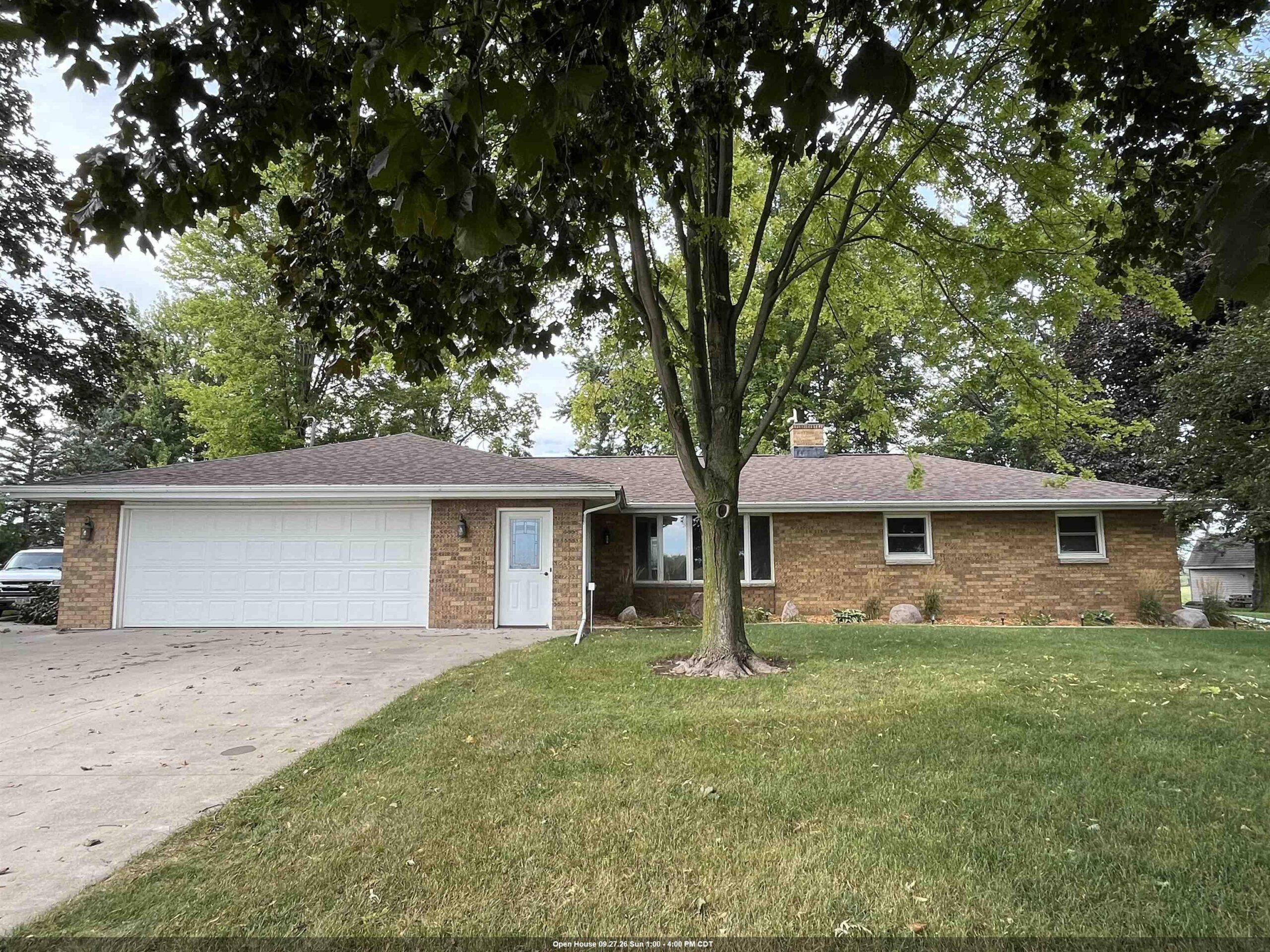 W2226 HICKORY Drive property preview photograph
