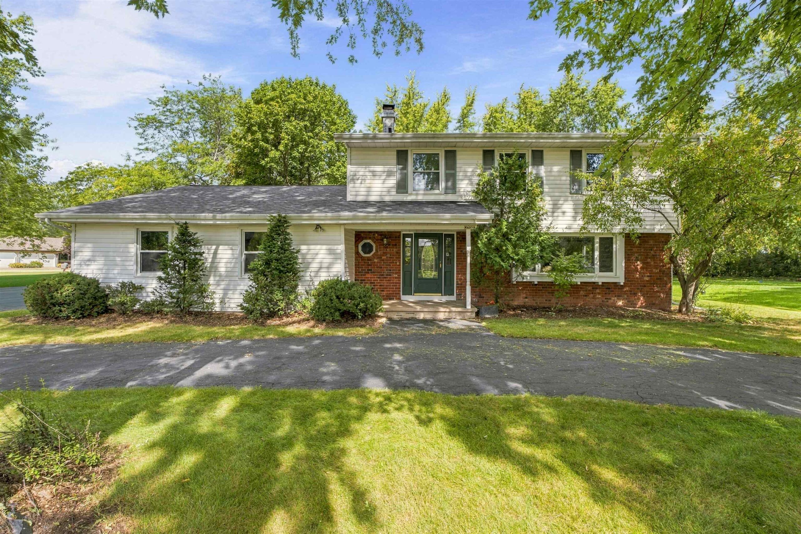 W4958 GOLF COURSE Road property preview photograph
