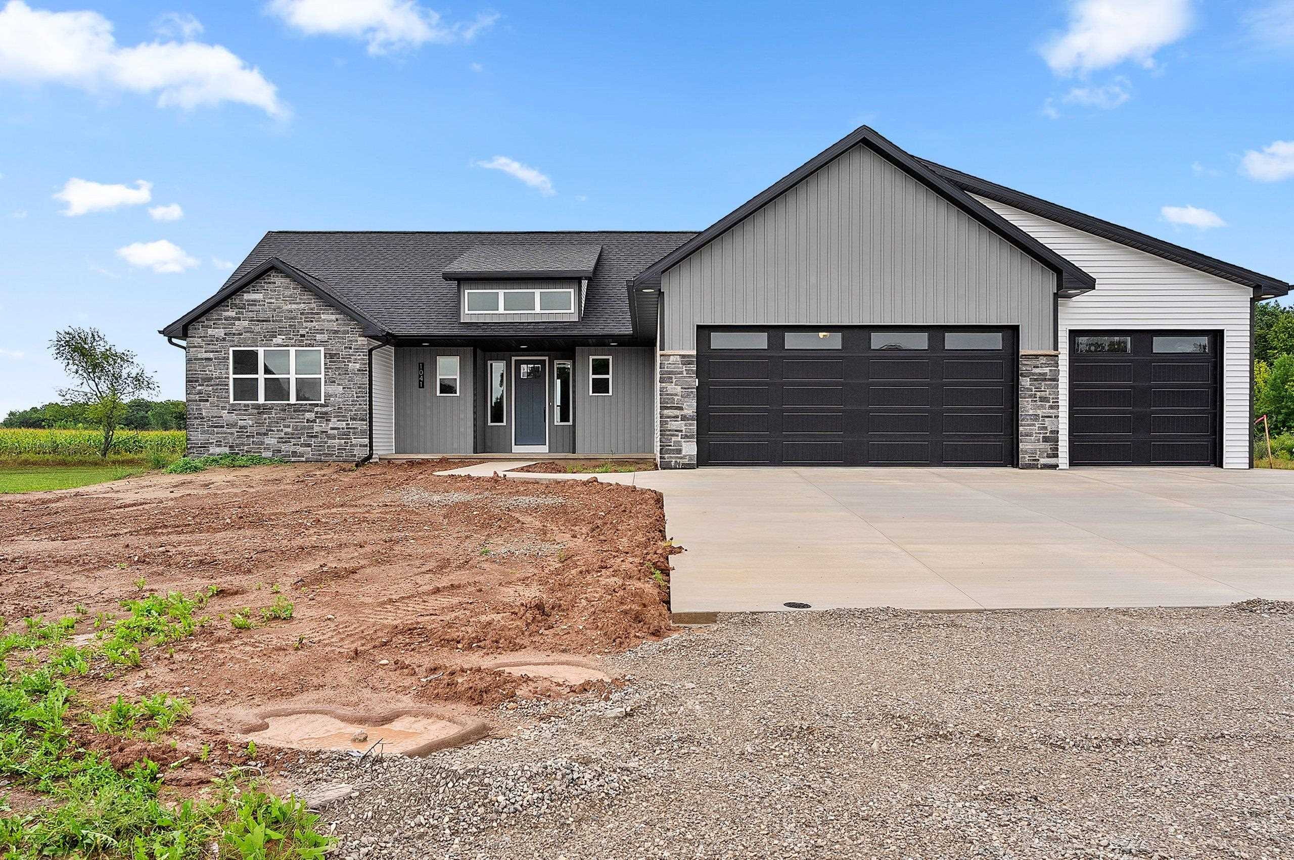 1041 SANDPIPER Drive property preview photograph