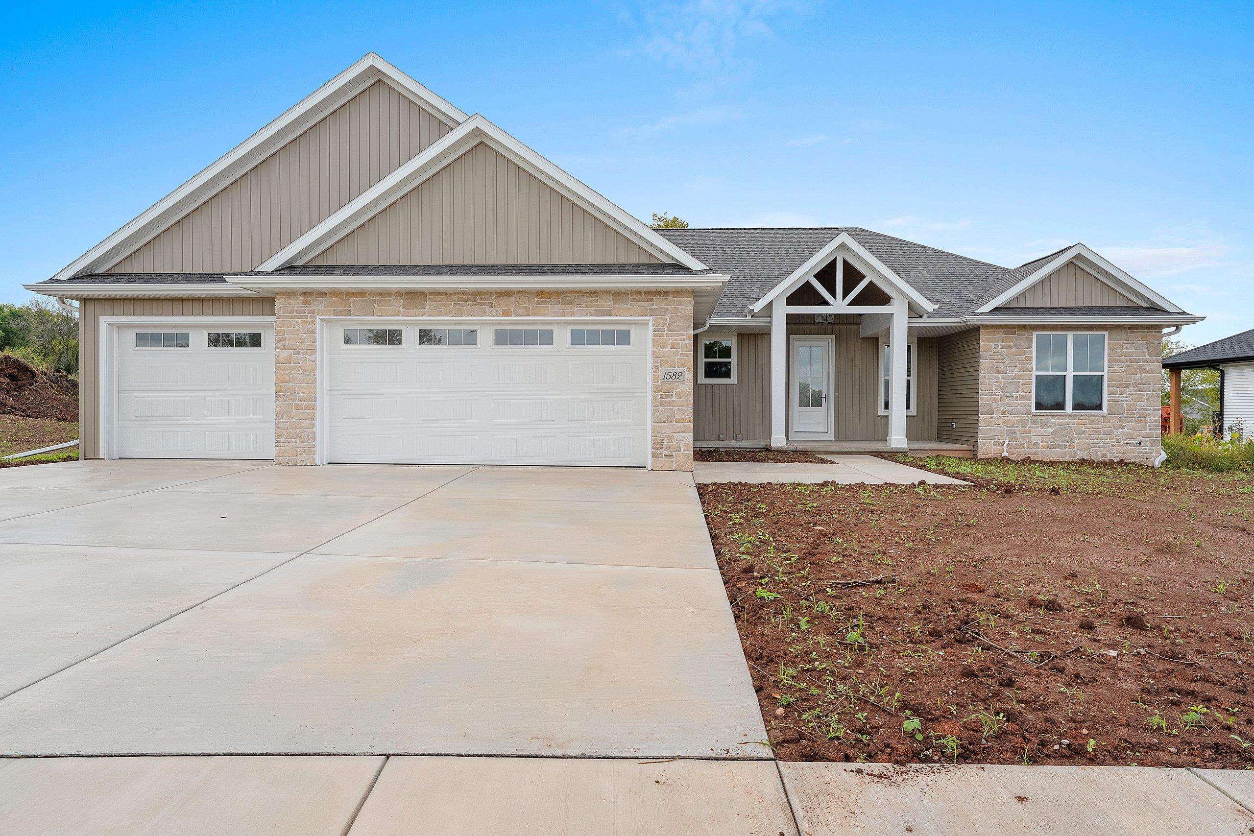 1582 RED HAWK LANDING Trail property preview photograph