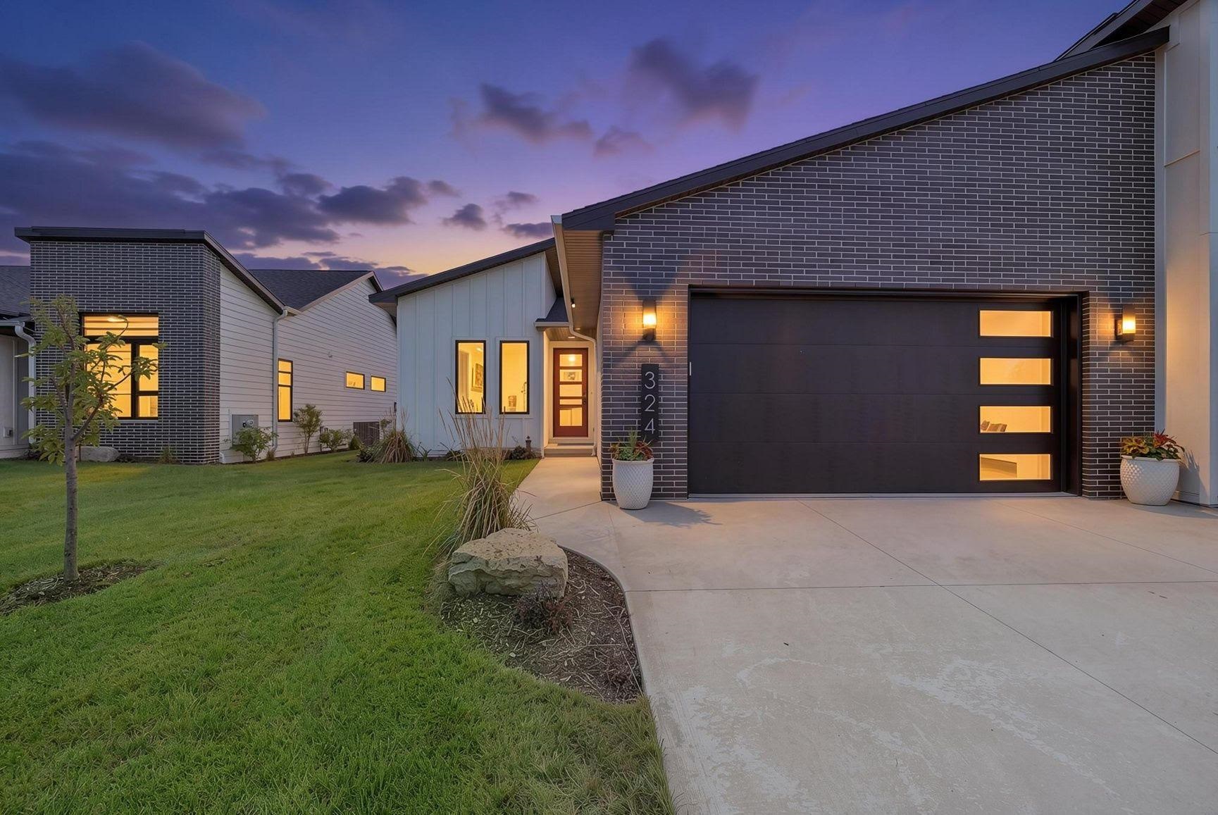 324 ALDON Circle property preview photograph