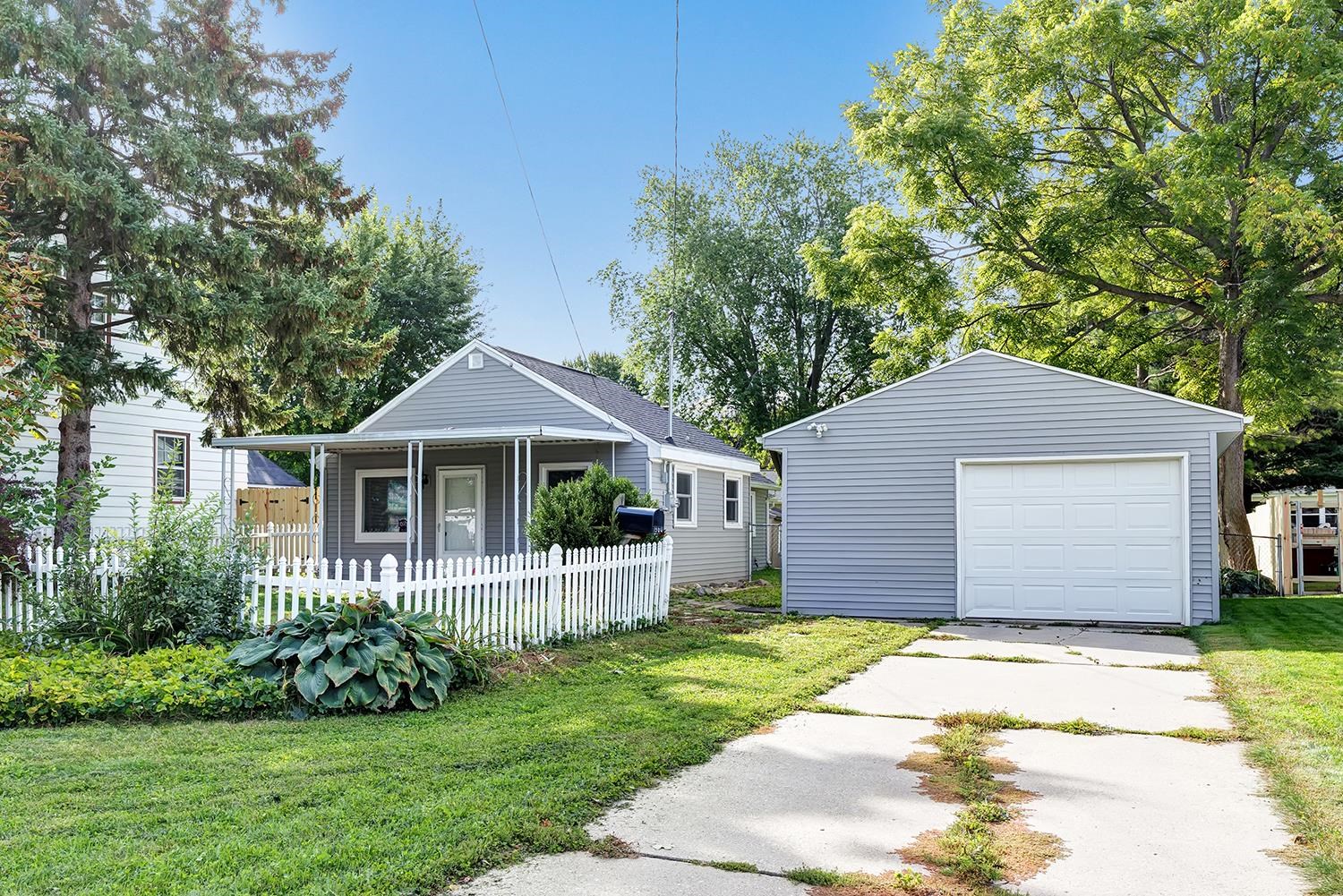 1960 OAKDALE Avenue property preview photograph