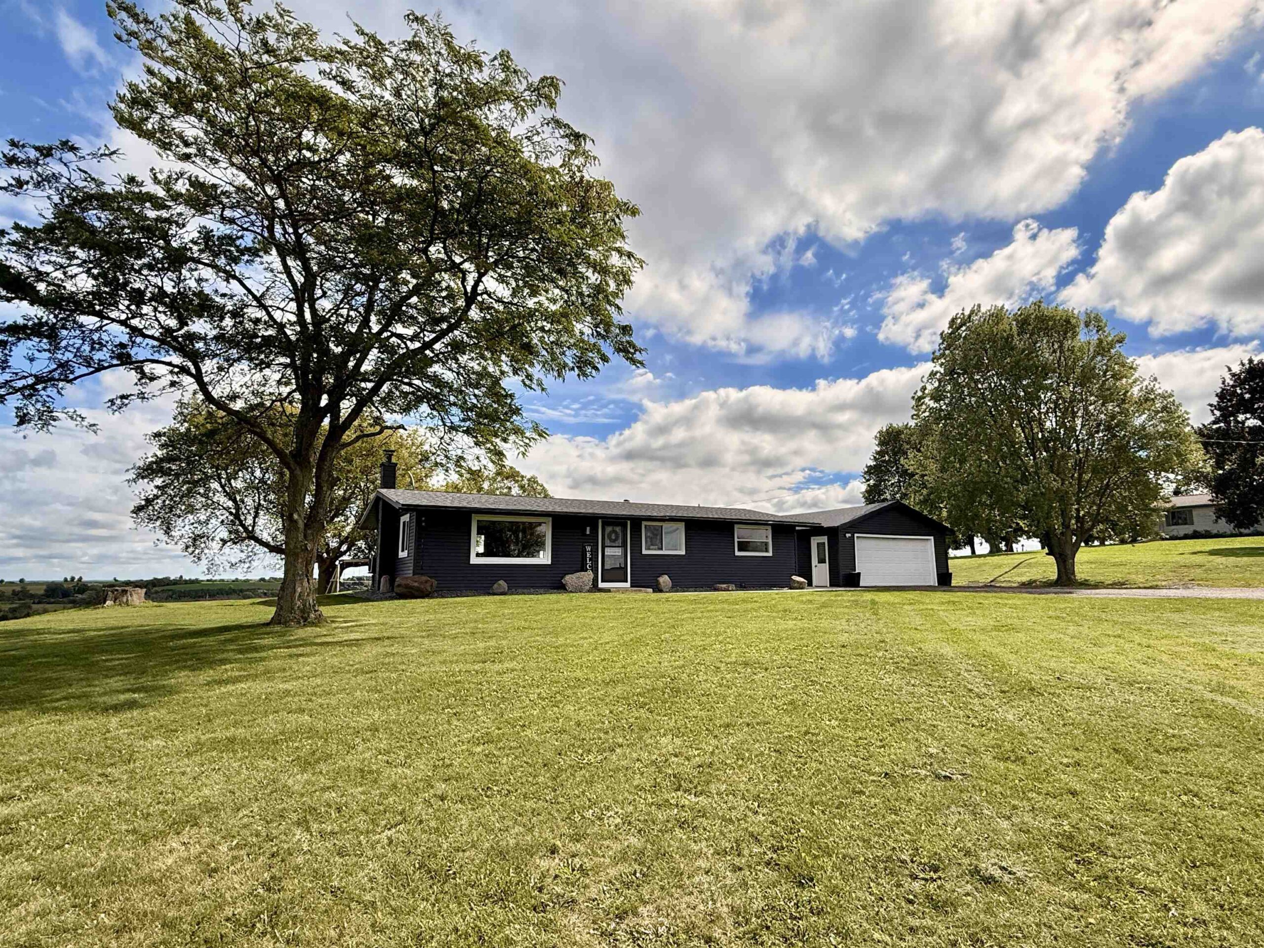 N5551 7 HILLS Road property preview photograph