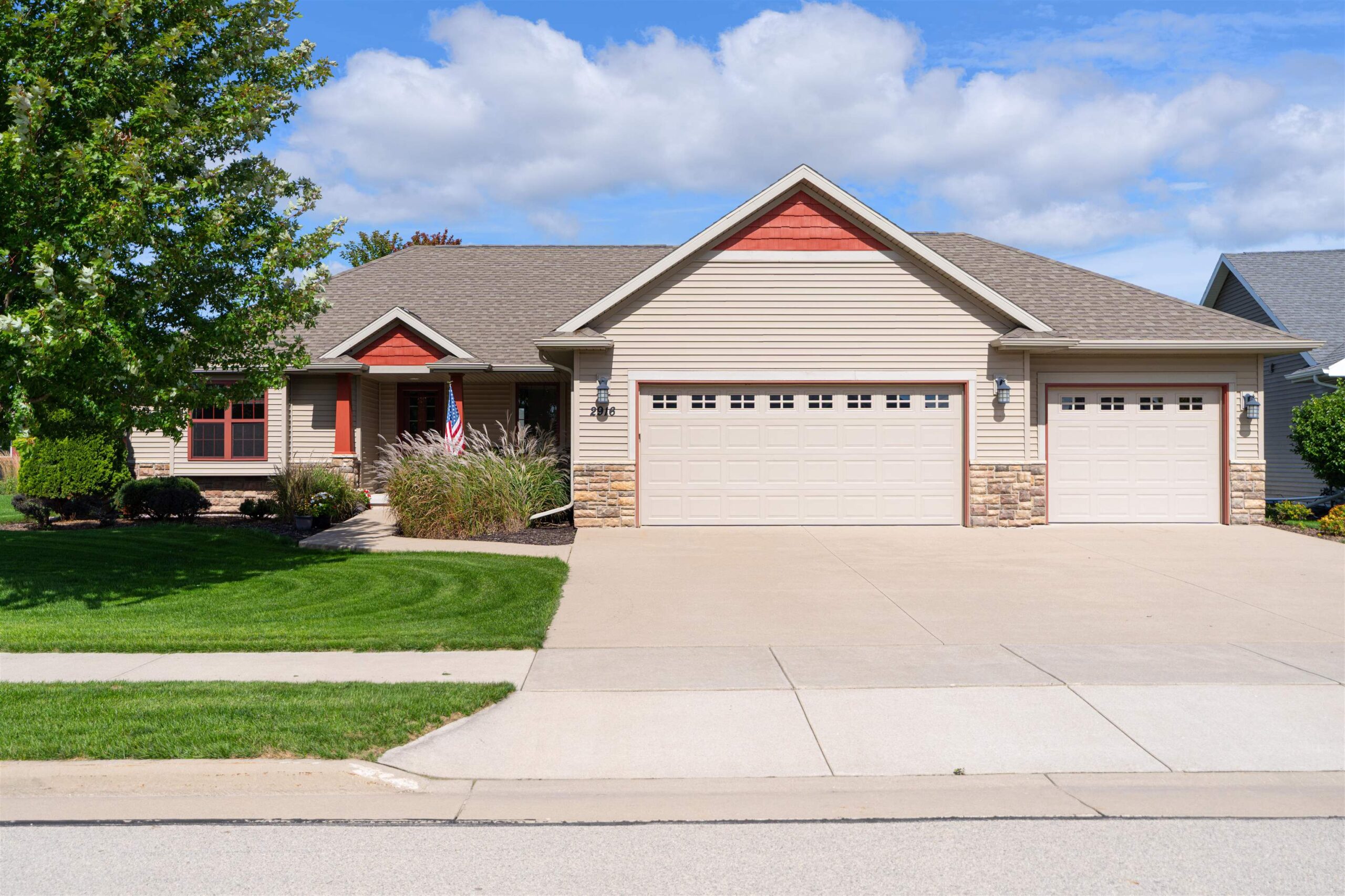 2916 FOX TAIL Lane property preview photograph