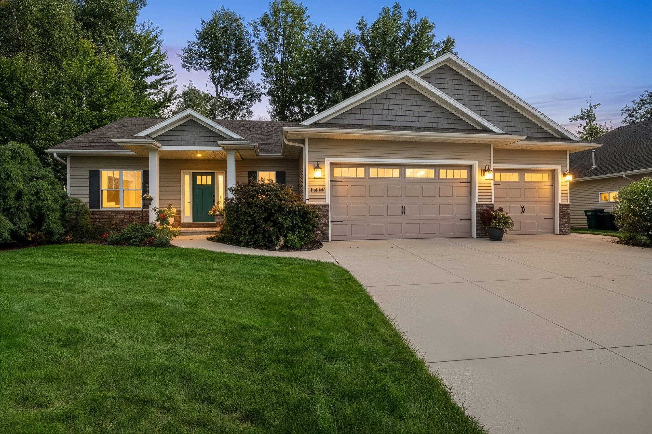 1048 FAVERSHAM Way property preview photograph