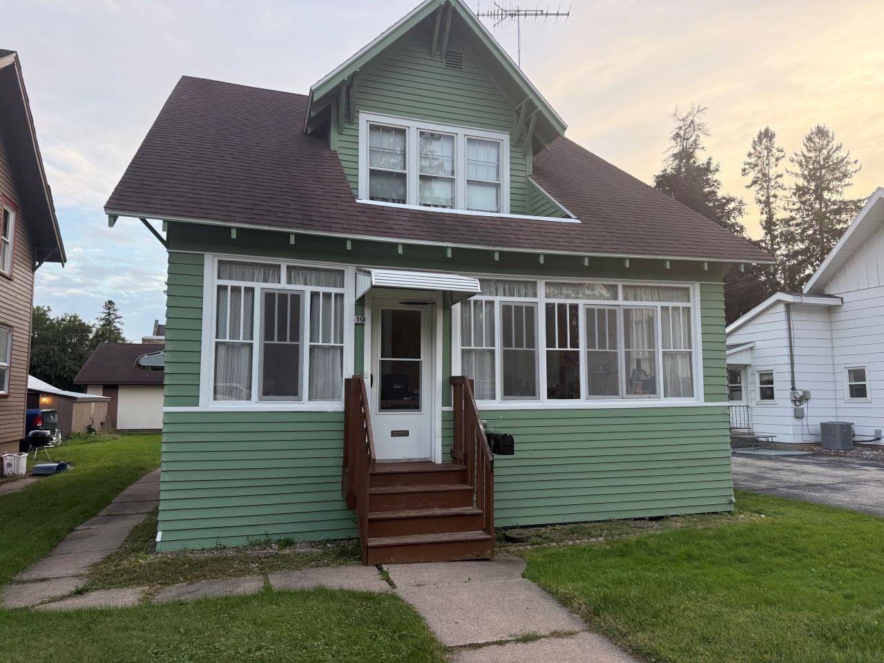 19 W 14TH Street property preview photograph