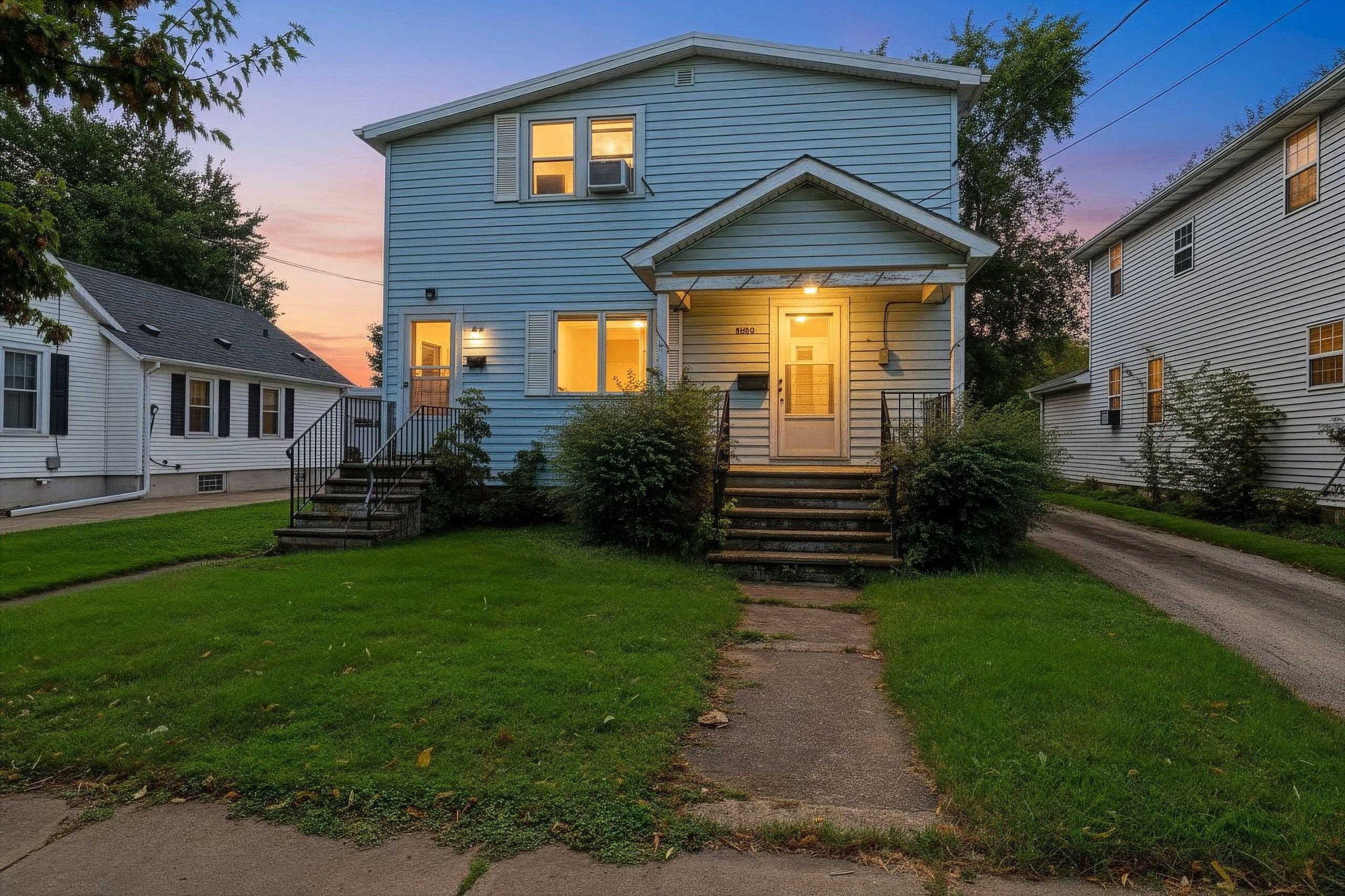 1350 CHICAGO Street property preview photograph