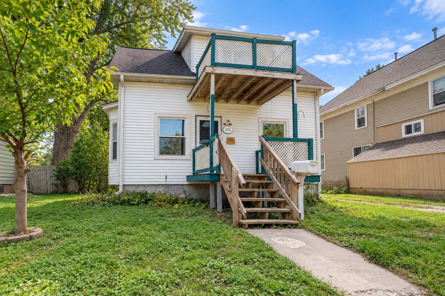 613 PHOEBE Street property preview photograph