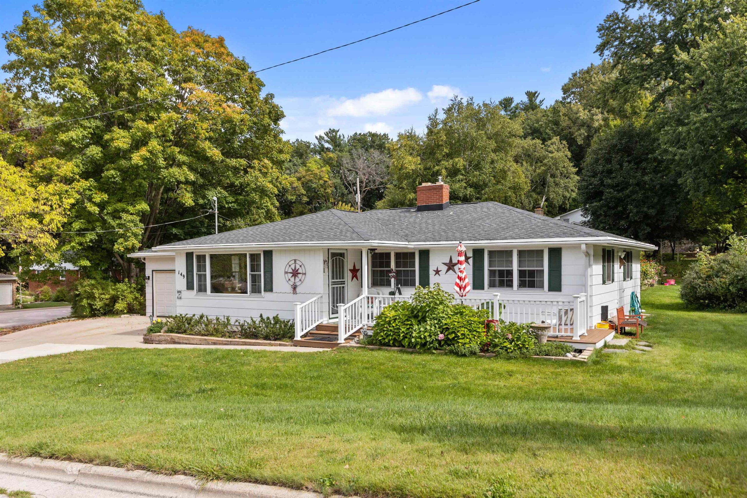 149 SHERIDAN Drive property preview photograph