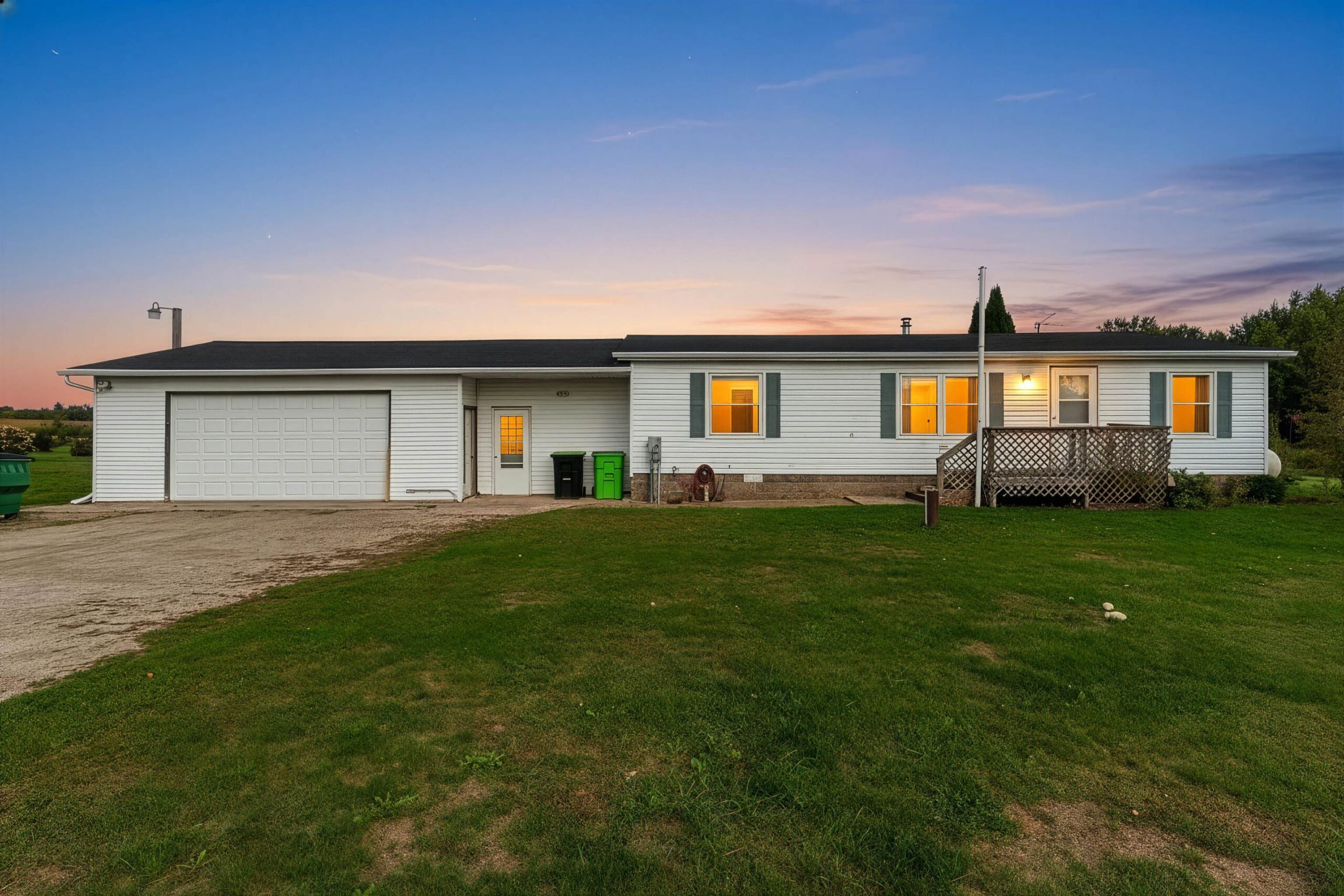 N1038 TOWNLINE Road property preview photograph