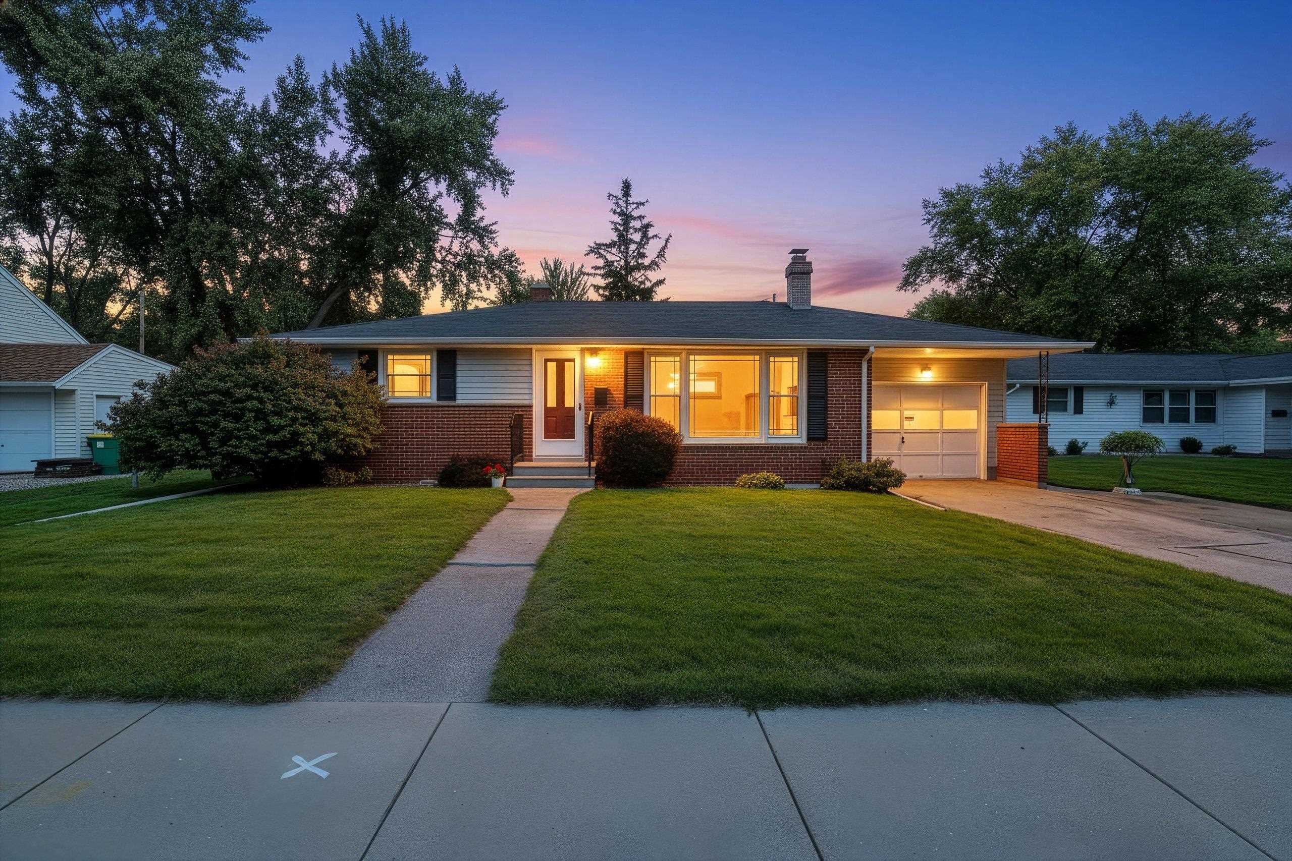 1086 THORNDALE Street property preview photograph