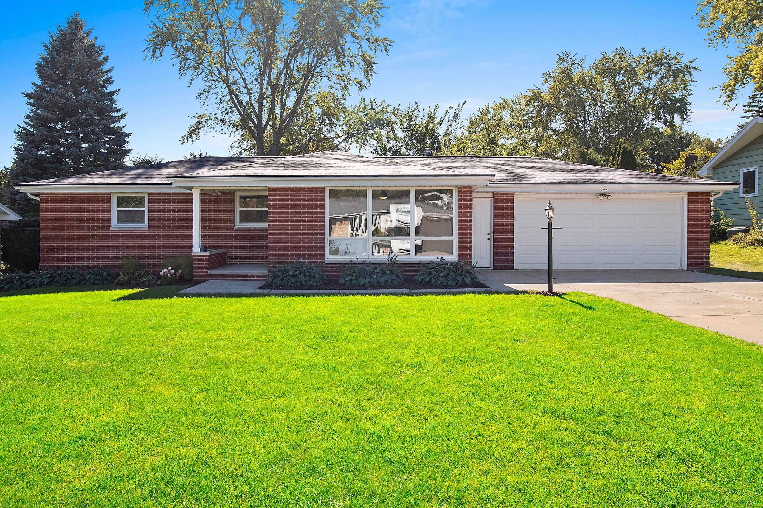 925 LA CROIX Avenue property preview photograph