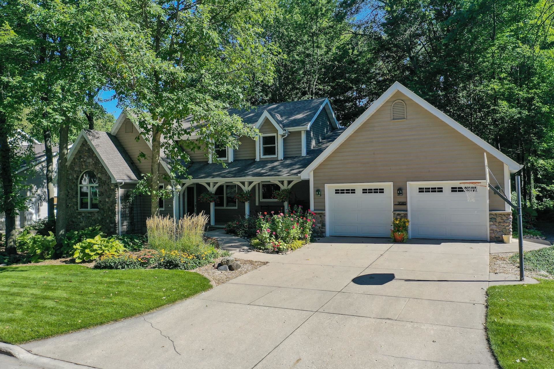 2085 CRESTWOOD SPRINGS Drive property preview photograph