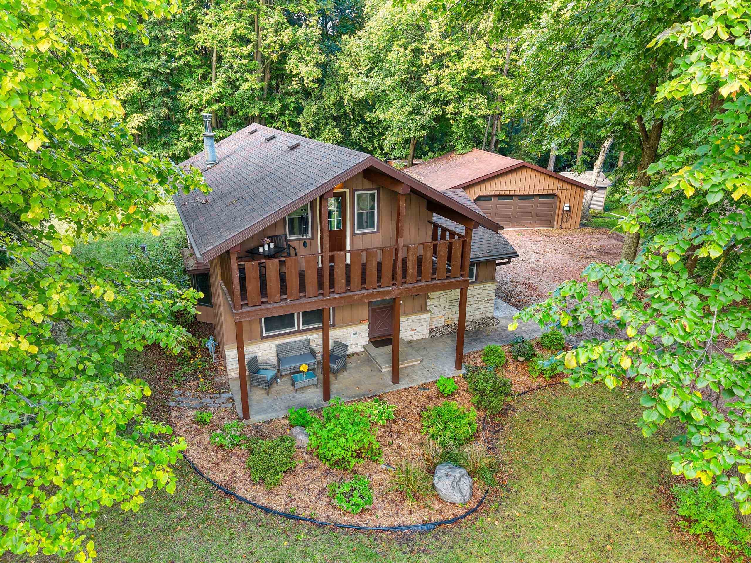 8592 WINNCREST Road property preview photograph