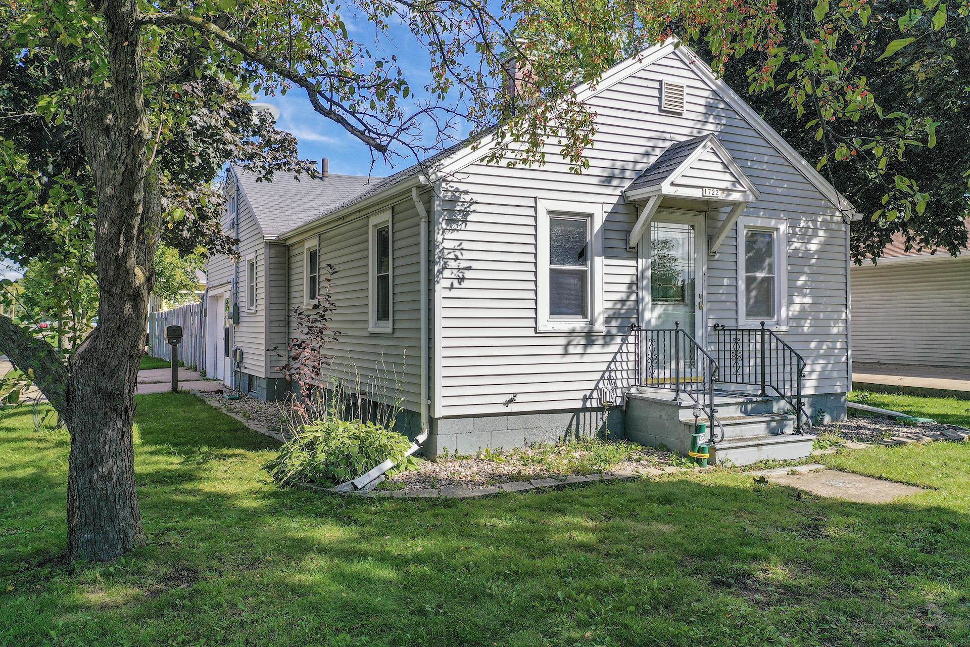 1722 W MURDOCK Avenue property preview photograph