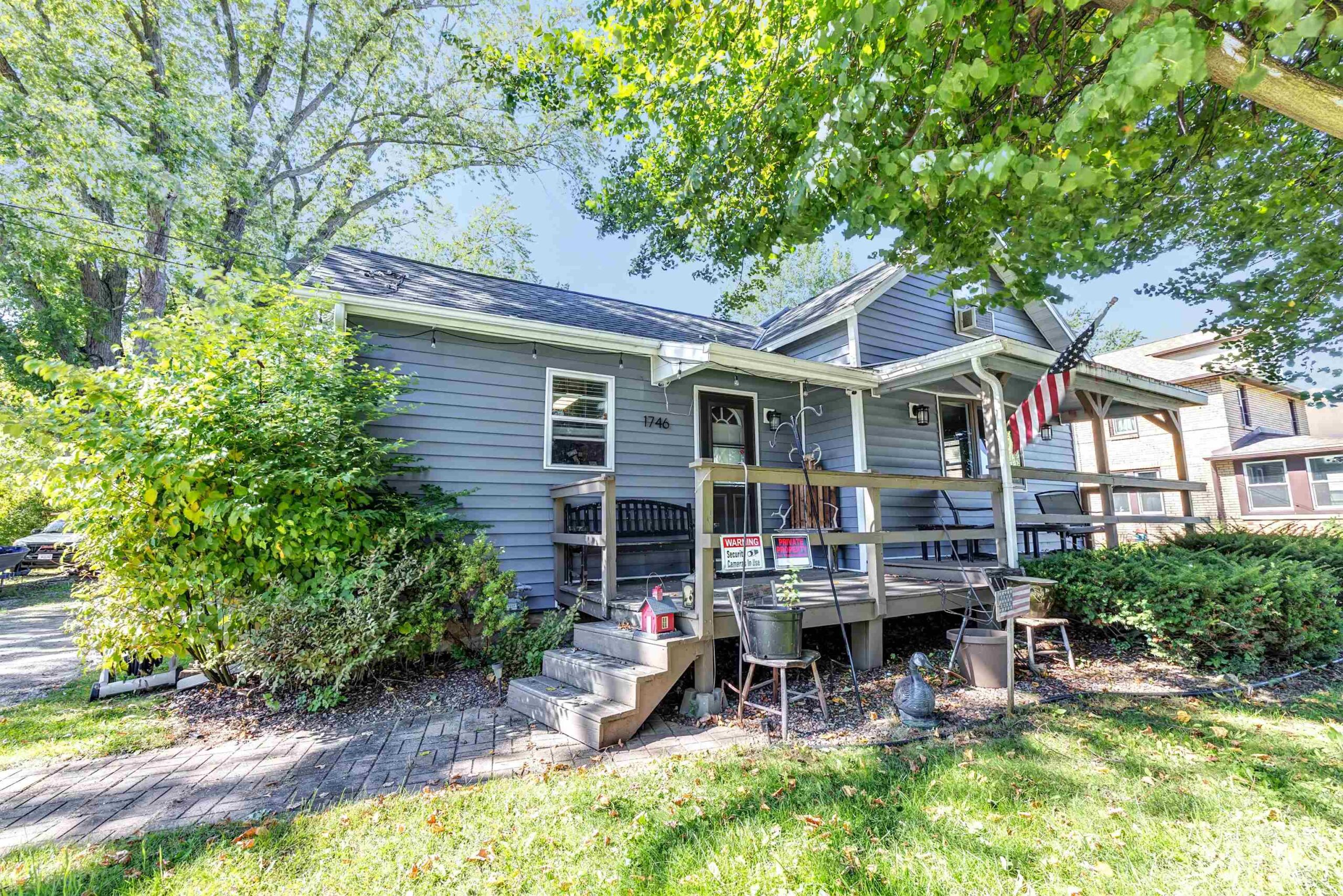 1746 ISLAND Court property preview photograph