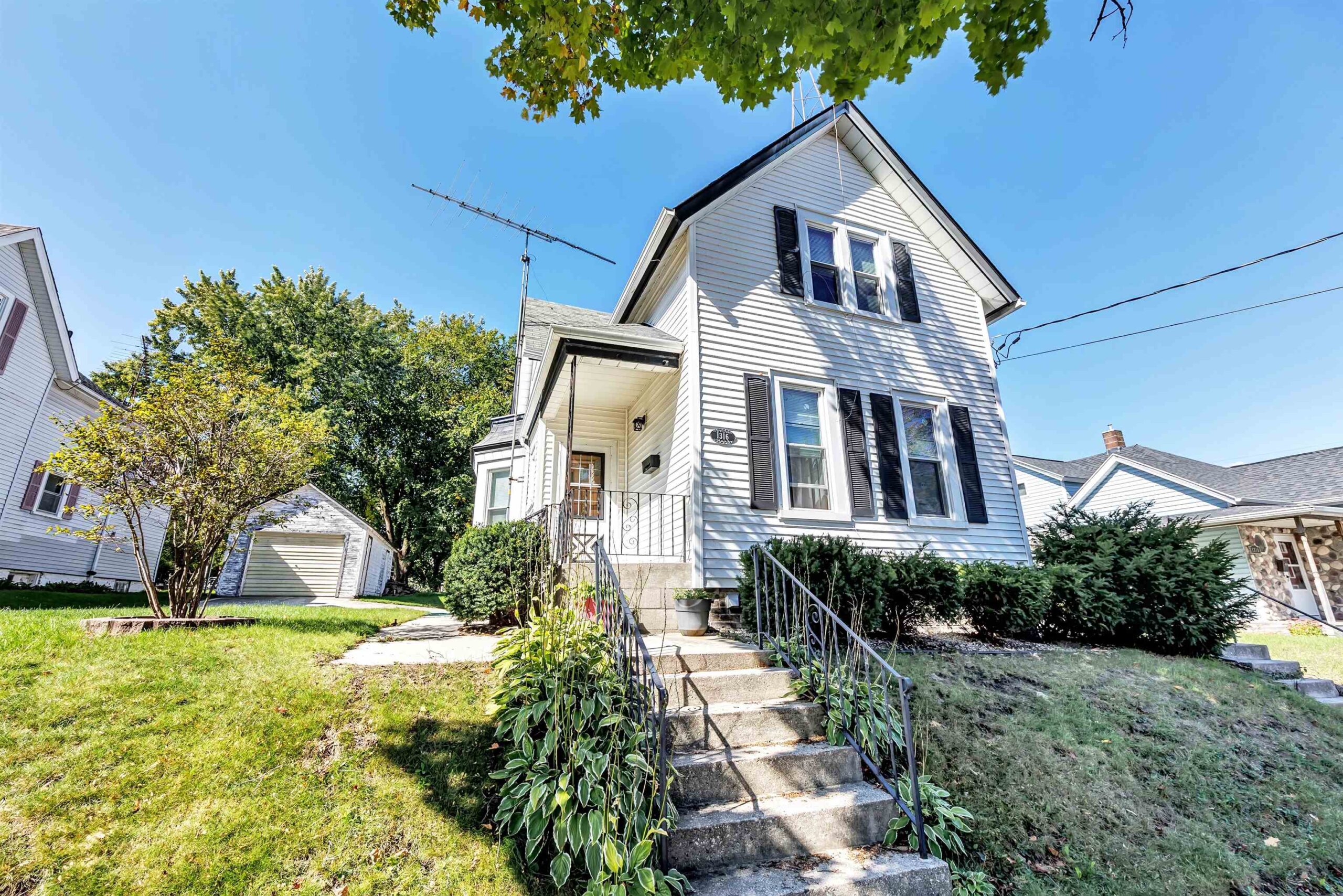 1316 S 13TH Street property preview photograph