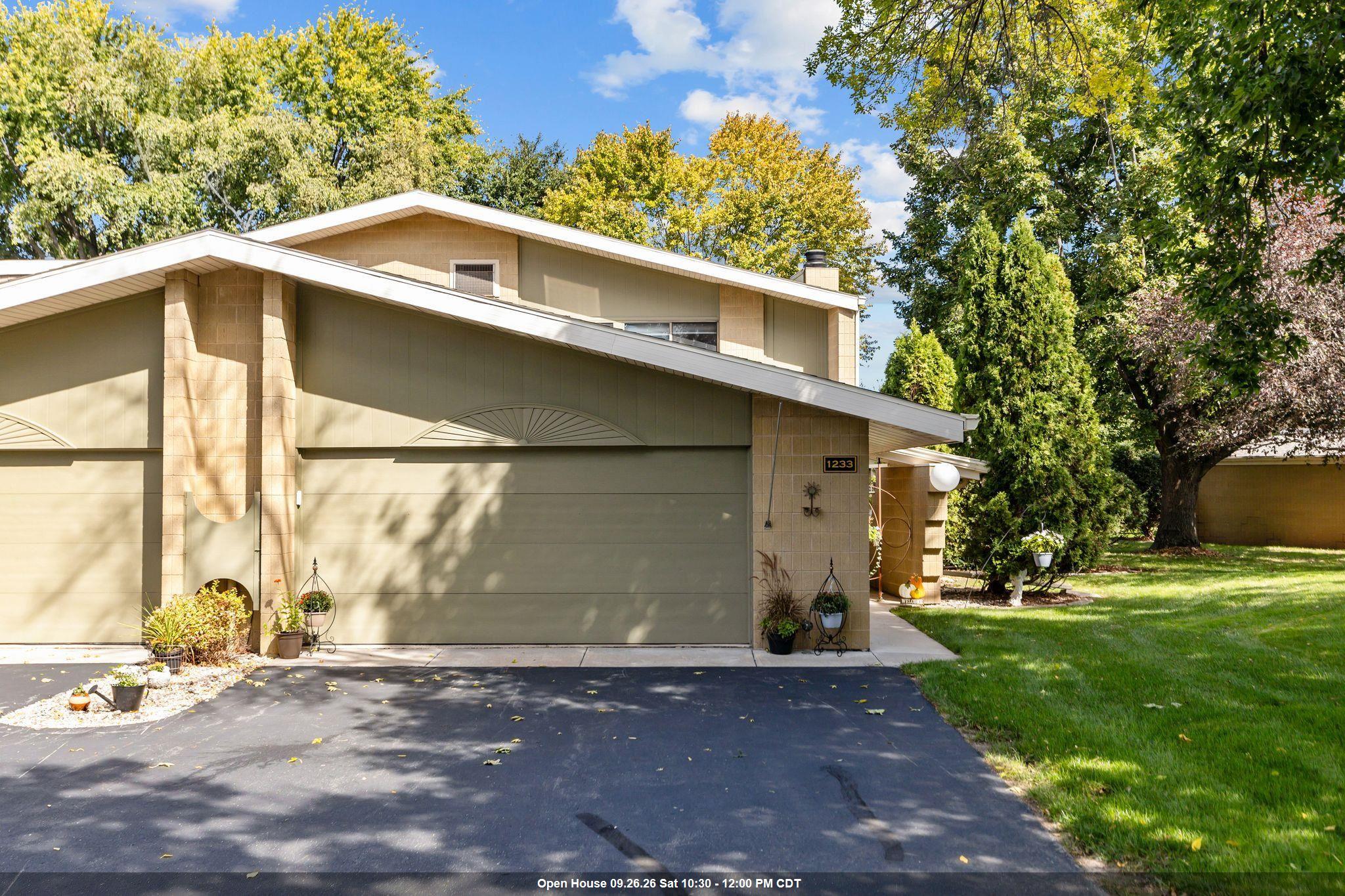 1233 W NICOLET CERCLE property preview photograph