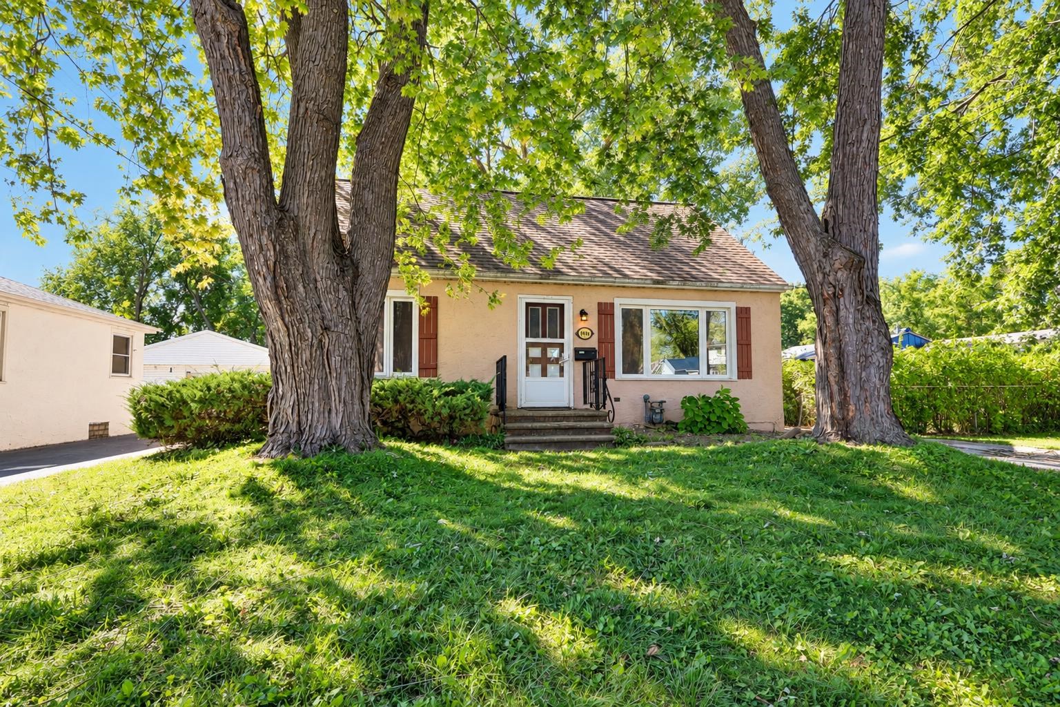 1490 HASTINGS Street property preview photograph