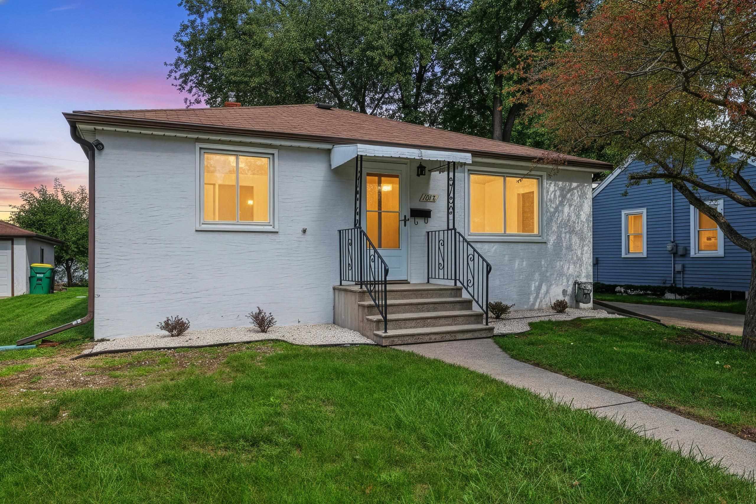 1627 SMITH Street property preview photograph