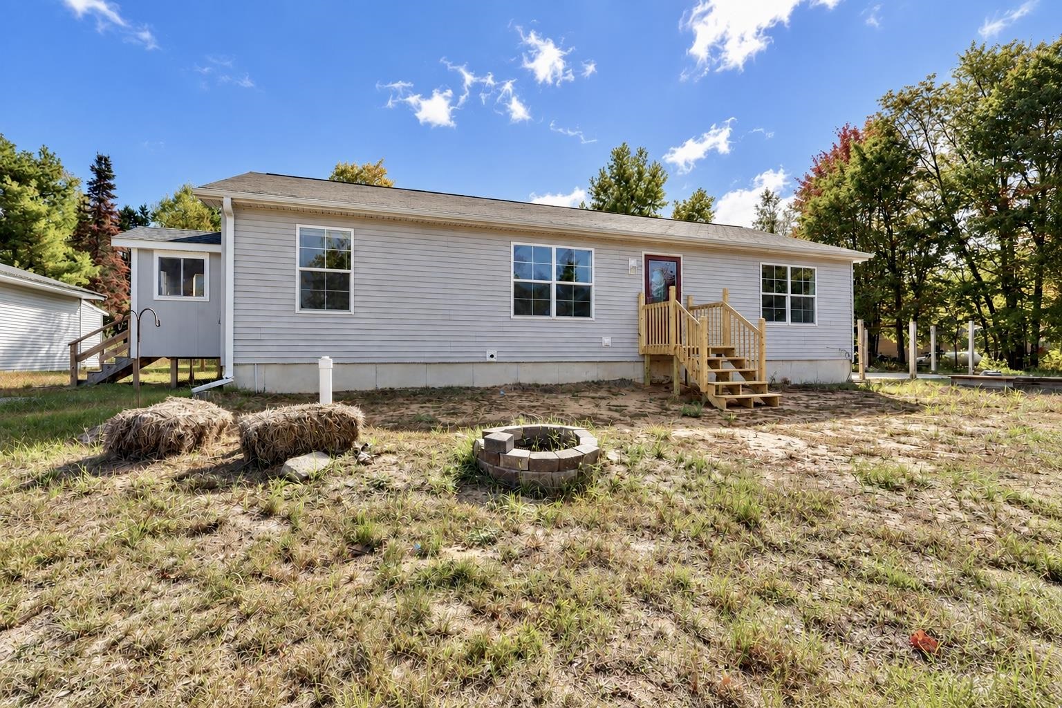N17080 US HIGHWAY 141 property preview photograph